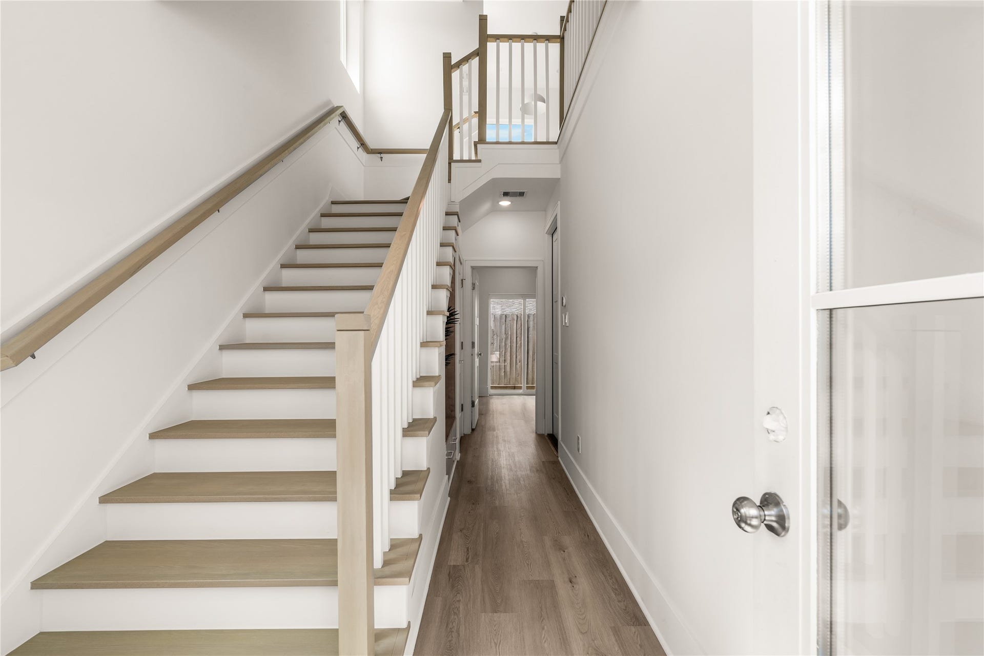611 Skyland Terrace Way, Houston, TX 77009 611 Skyland Terrace Way, Houston, TX 77009
