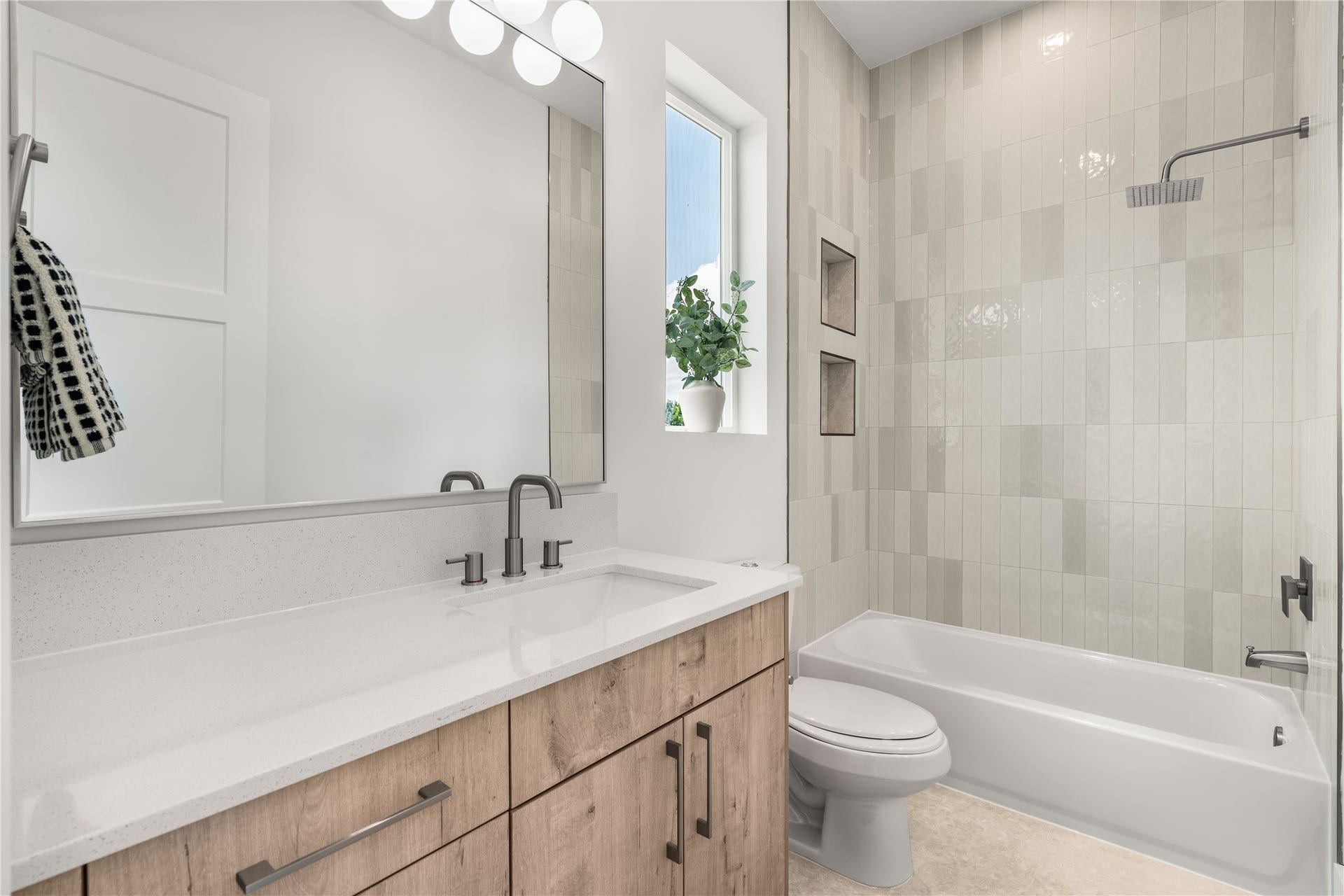 611 Skyland Terrace Way, Houston, TX 77009 611 Skyland Terrace Way, Houston, TX 77009