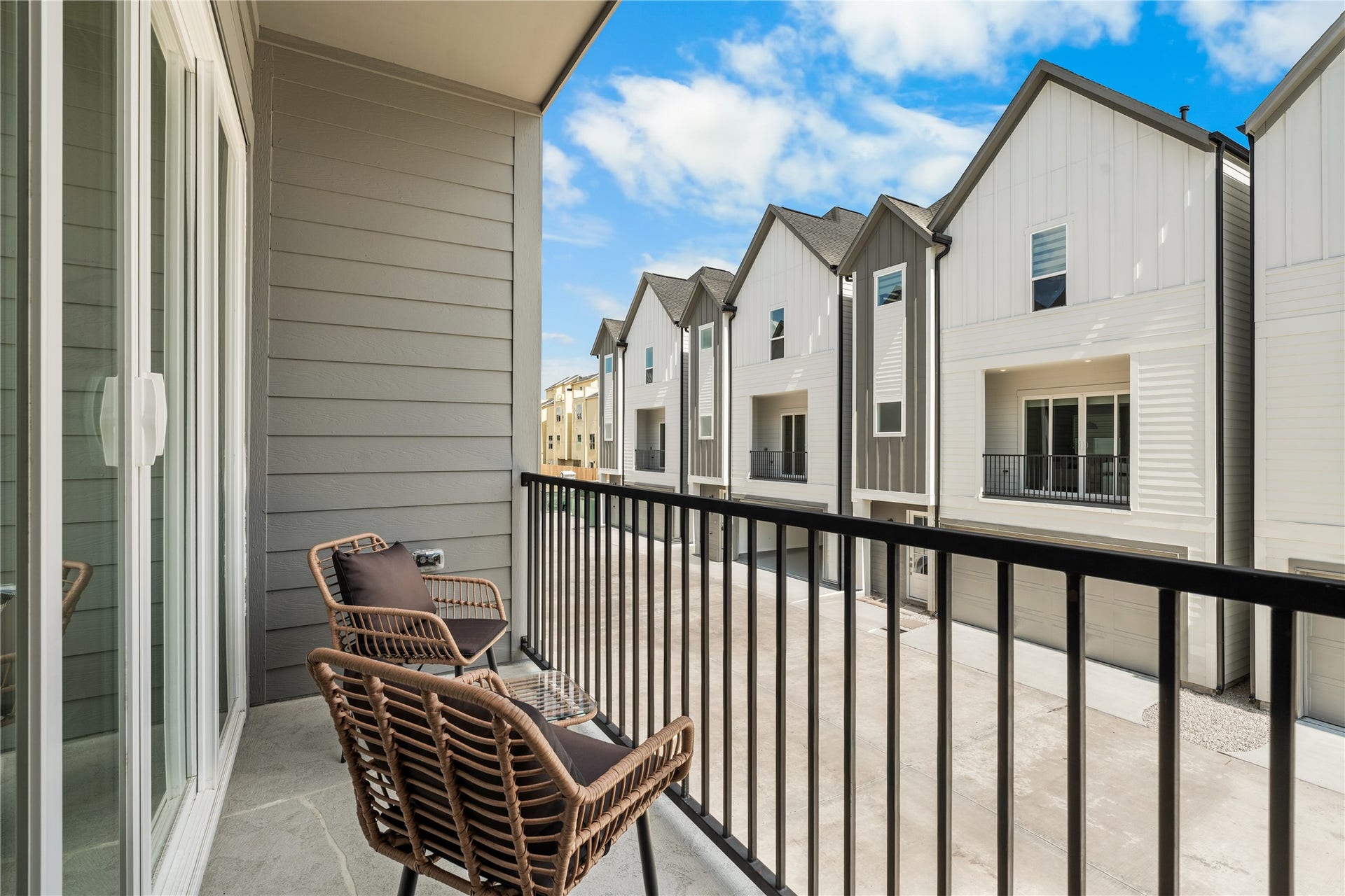 611 Skyland Terrace Way, Houston, TX 77009 611 Skyland Terrace Way, Houston, TX 77009