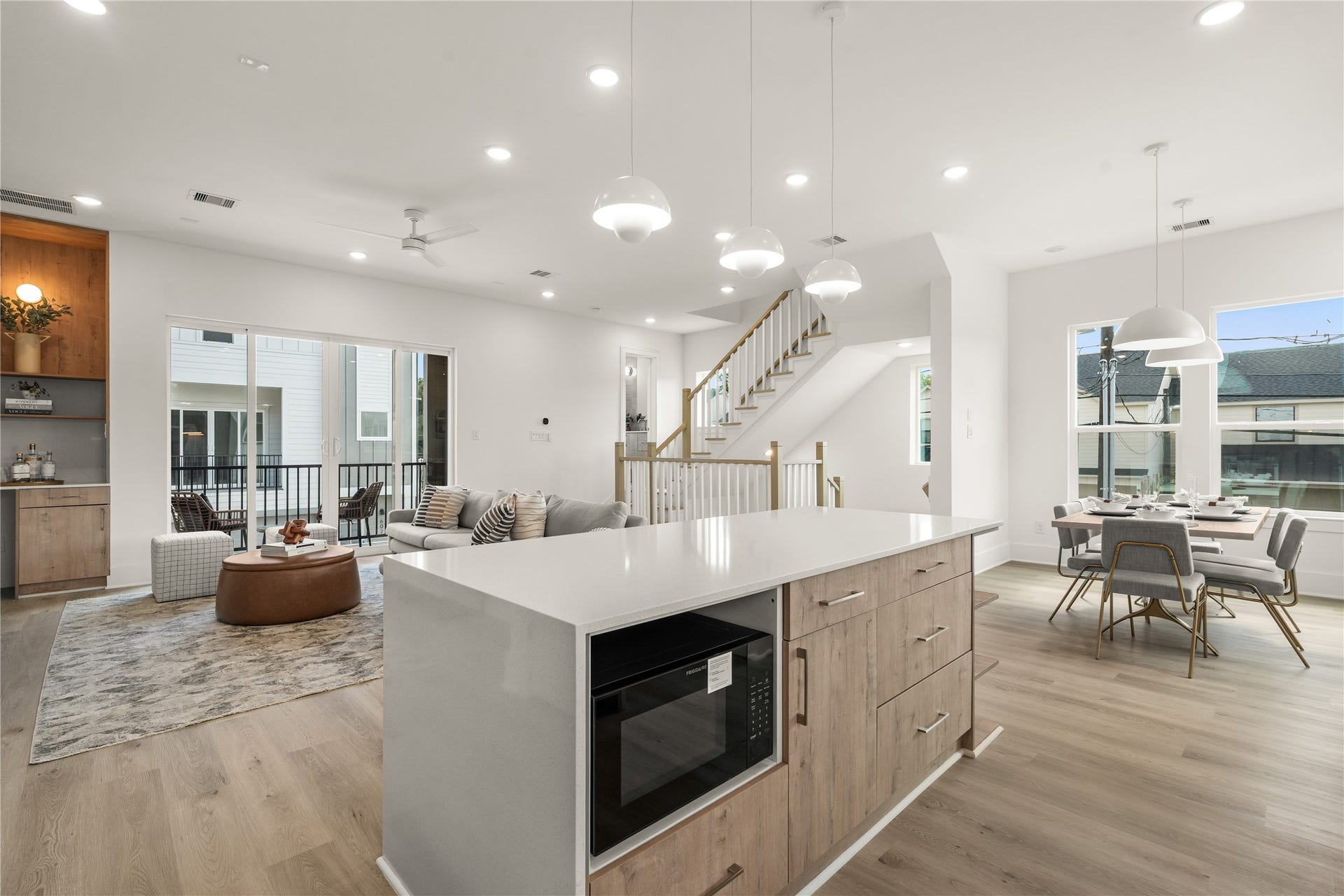 611 Skyland Terrace Way, Houston, TX 77009 611 Skyland Terrace Way, Houston, TX 77009