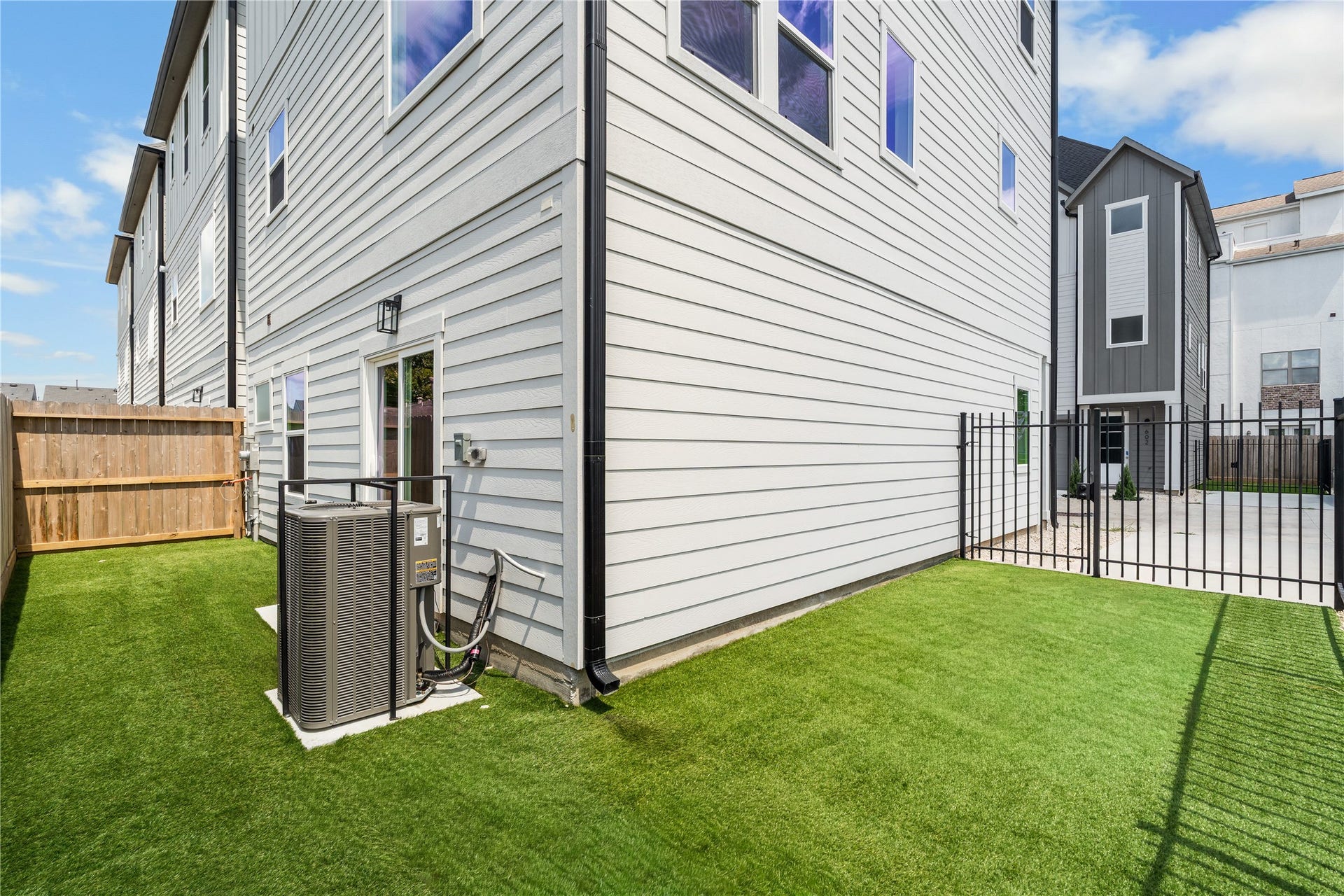 611 Skyland Terrace Way, Houston, TX 77009 611 Skyland Terrace Way, Houston, TX 77009