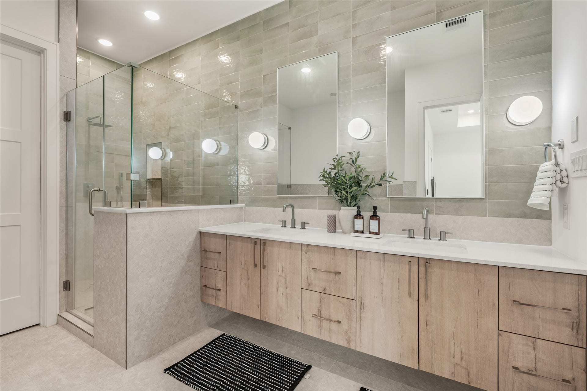 611 Skyland Terrace Way, Houston, TX 77009 611 Skyland Terrace Way, Houston, TX 77009