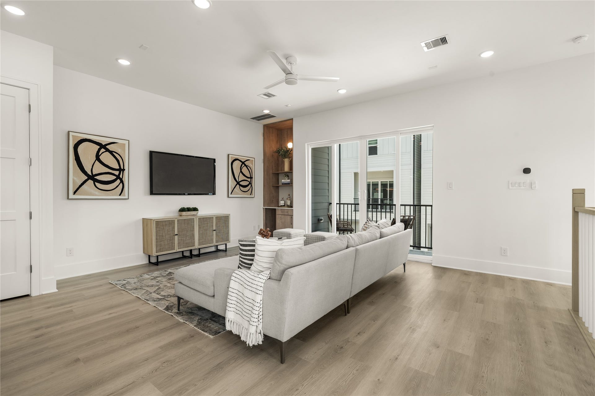 611 Skyland Terrace Way, Houston, TX 77009 611 Skyland Terrace Way, Houston, TX 77009