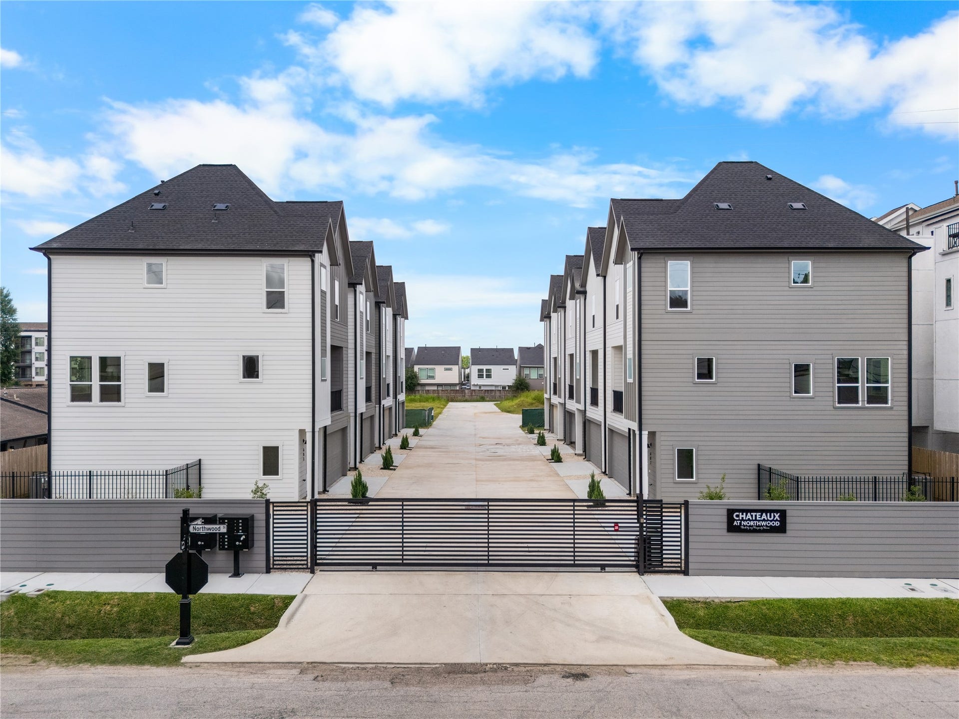 611 Skyland Terrace Way, Houston, TX 77009 611 Skyland Terrace Way, Houston, TX 77009