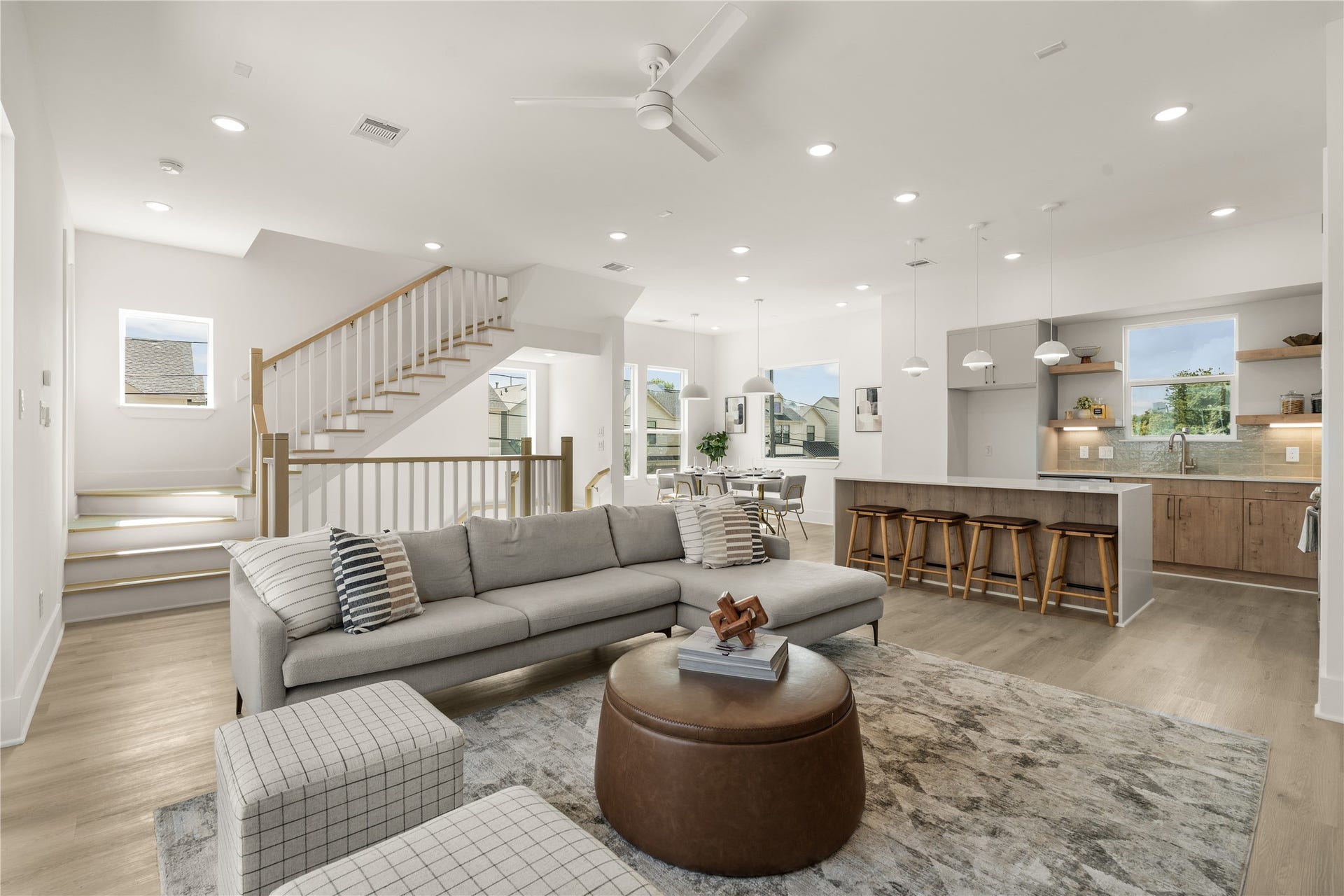 611 Skyland Terrace Way, Houston, TX 77009 611 Skyland Terrace Way, Houston, TX 77009