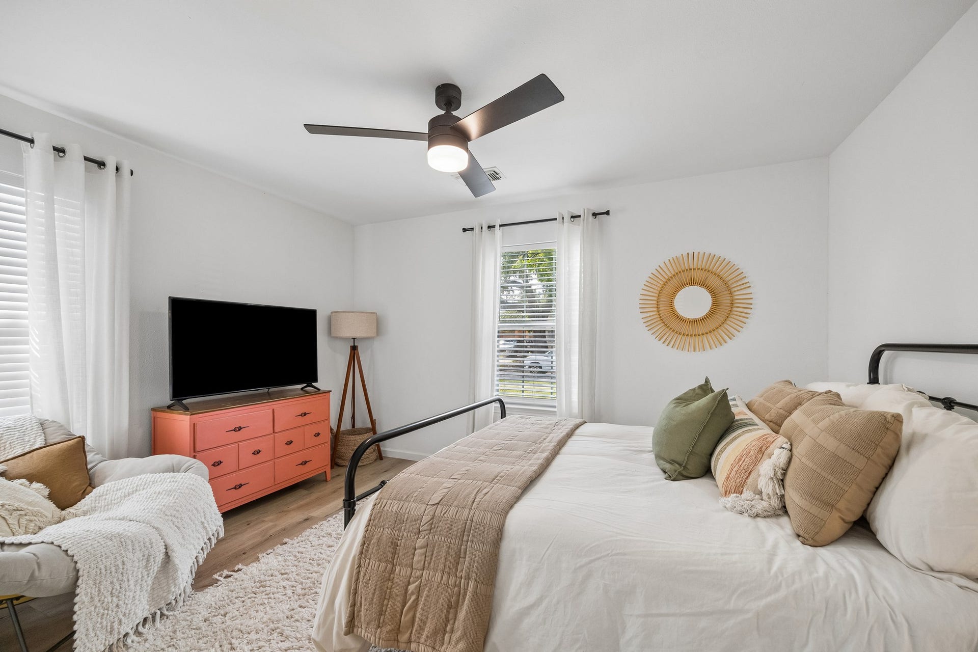 3555 Ruth Street, Houston, TX 77004 3555 Ruth Street, Houston, TX 77004