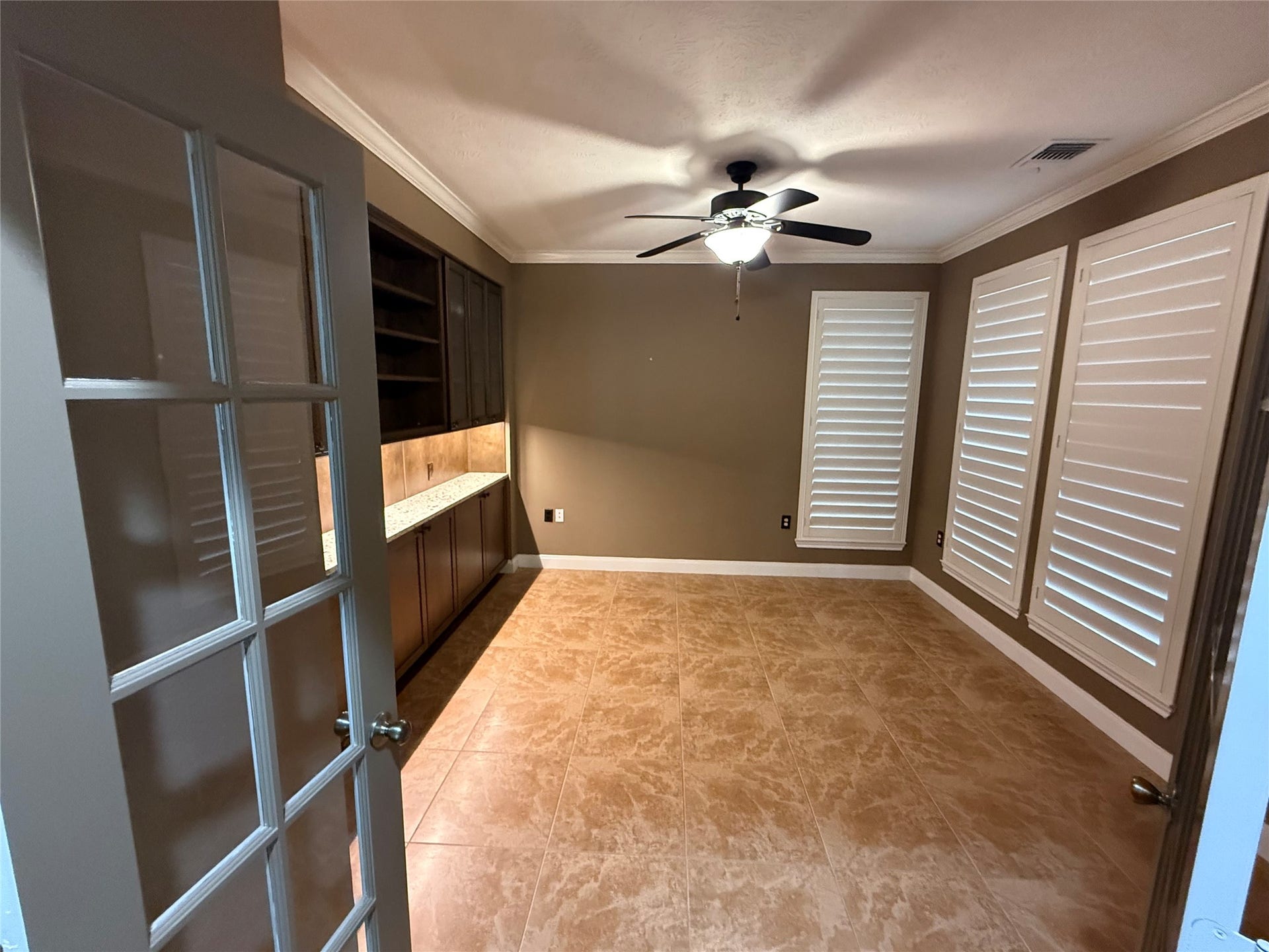 8746 Rippling Water Drive, Sugar Land, TX 77479 HOME OFFICE OR DEN