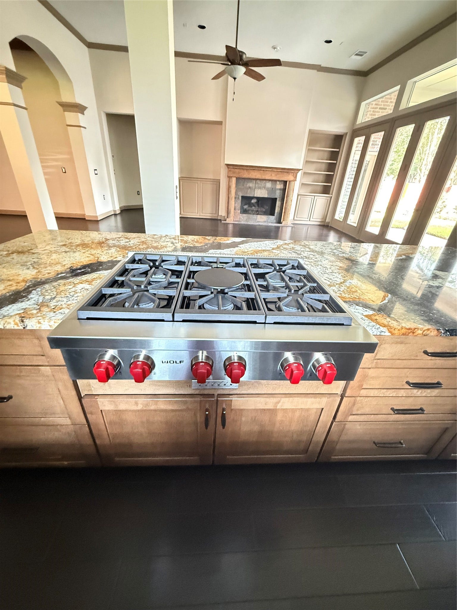 8746 Rippling Water Drive, Sugar Land, TX 77479 WOLF 6 BURNER GAS COOK TOP