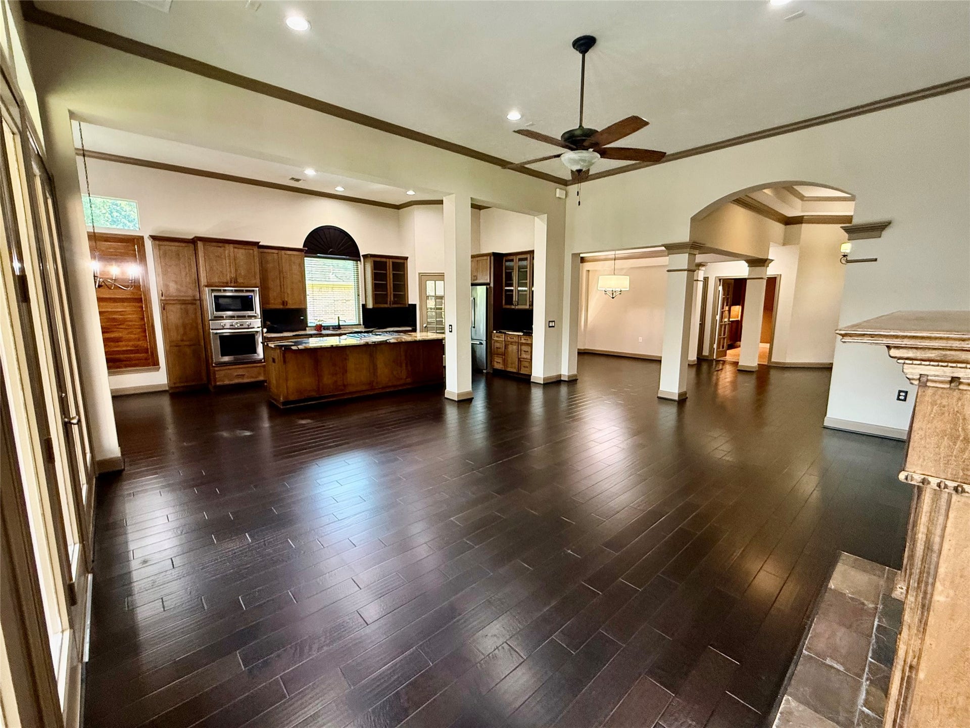 8746 Rippling Water Drive, Sugar Land, TX 77479 FAMILY ROOM