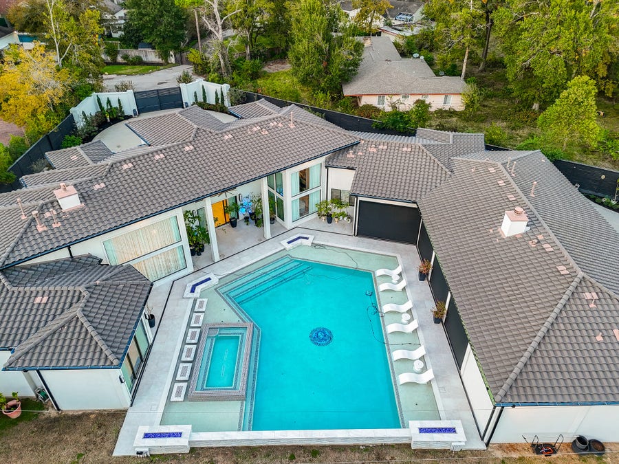 Property photo for 32 E Shady Lane, Houston, TX
