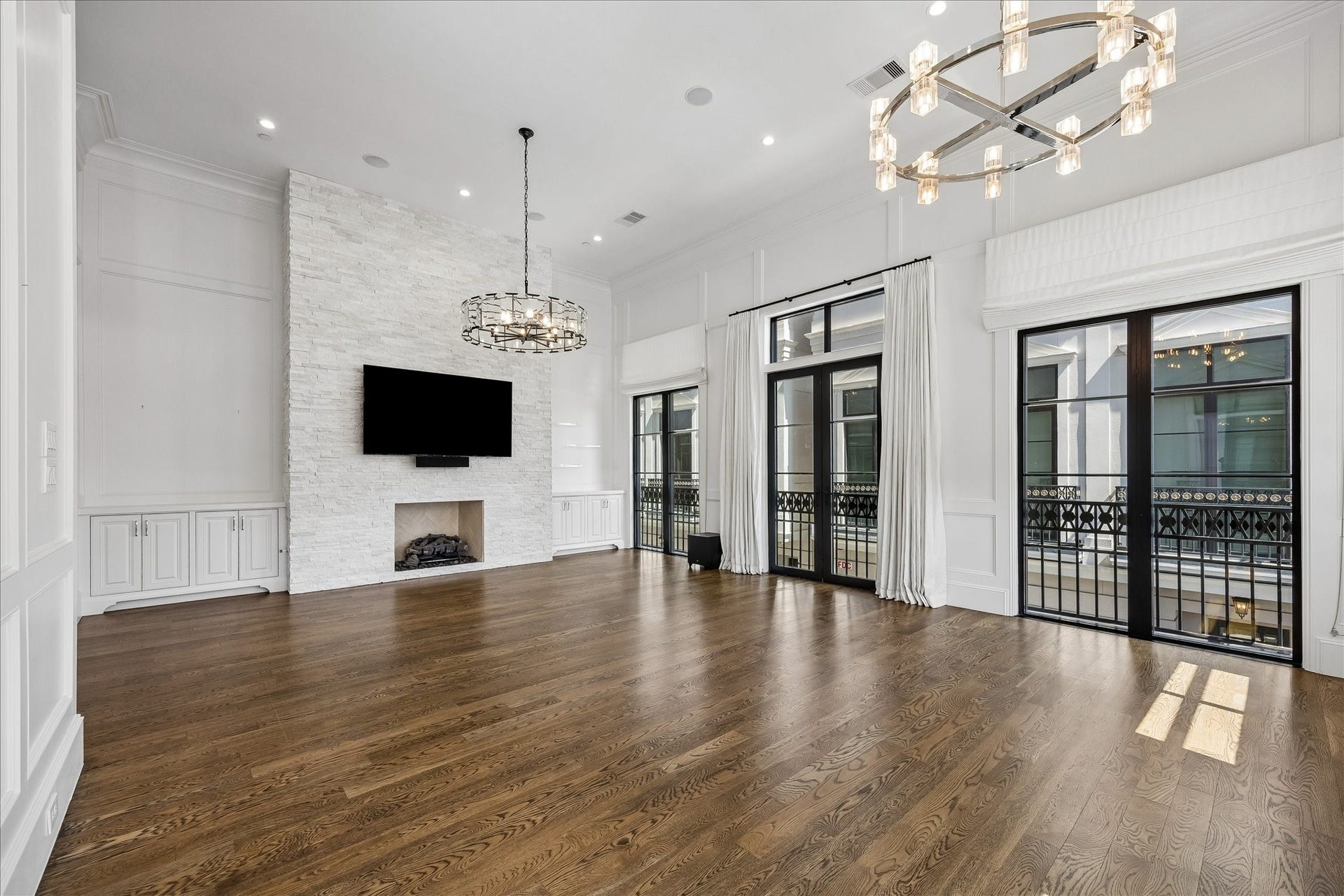 1331 Peden Street, Houston, TX 77006 1331 Peden Street, Houston, TX 77006