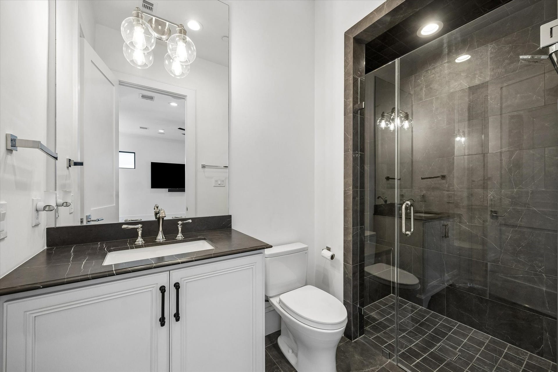 1331 Peden Street, Houston, TX 77006 1331 Peden Street, Houston, TX 77006