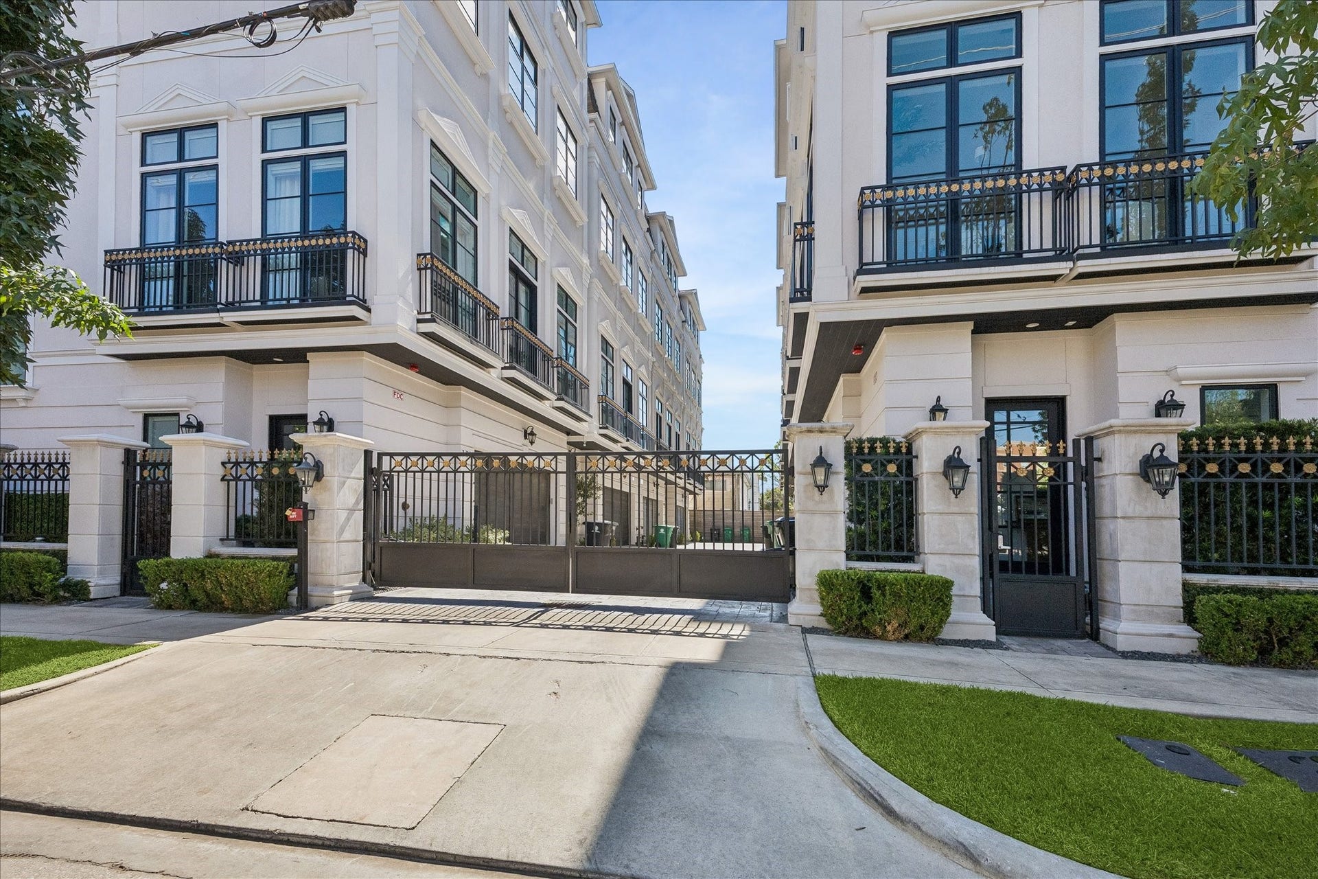 1331 Peden Street, Houston, TX 77006 1331 Peden Street, Houston, TX 77006