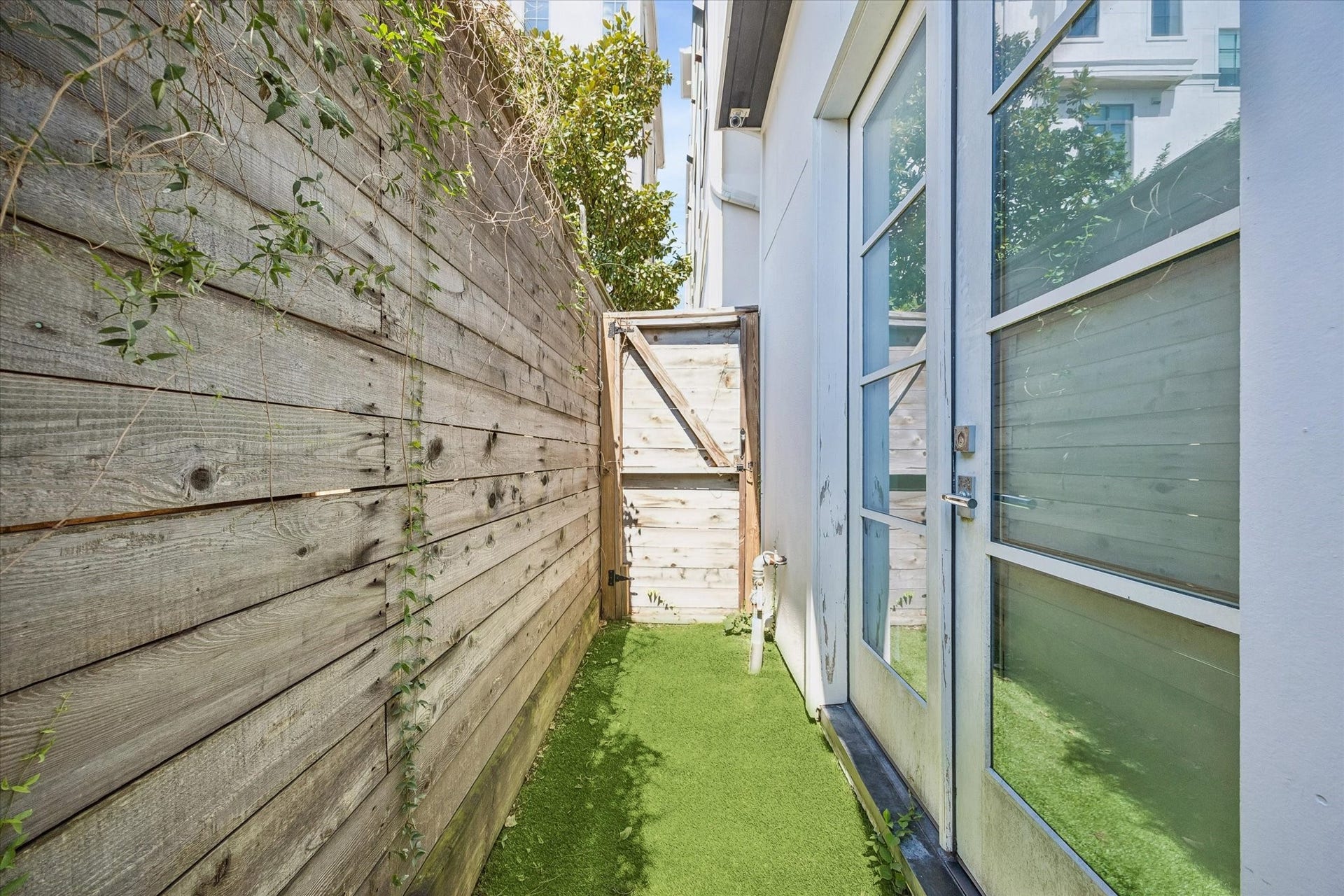 1331 Peden Street, Houston, TX 77006 1331 Peden Street, Houston, TX 77006