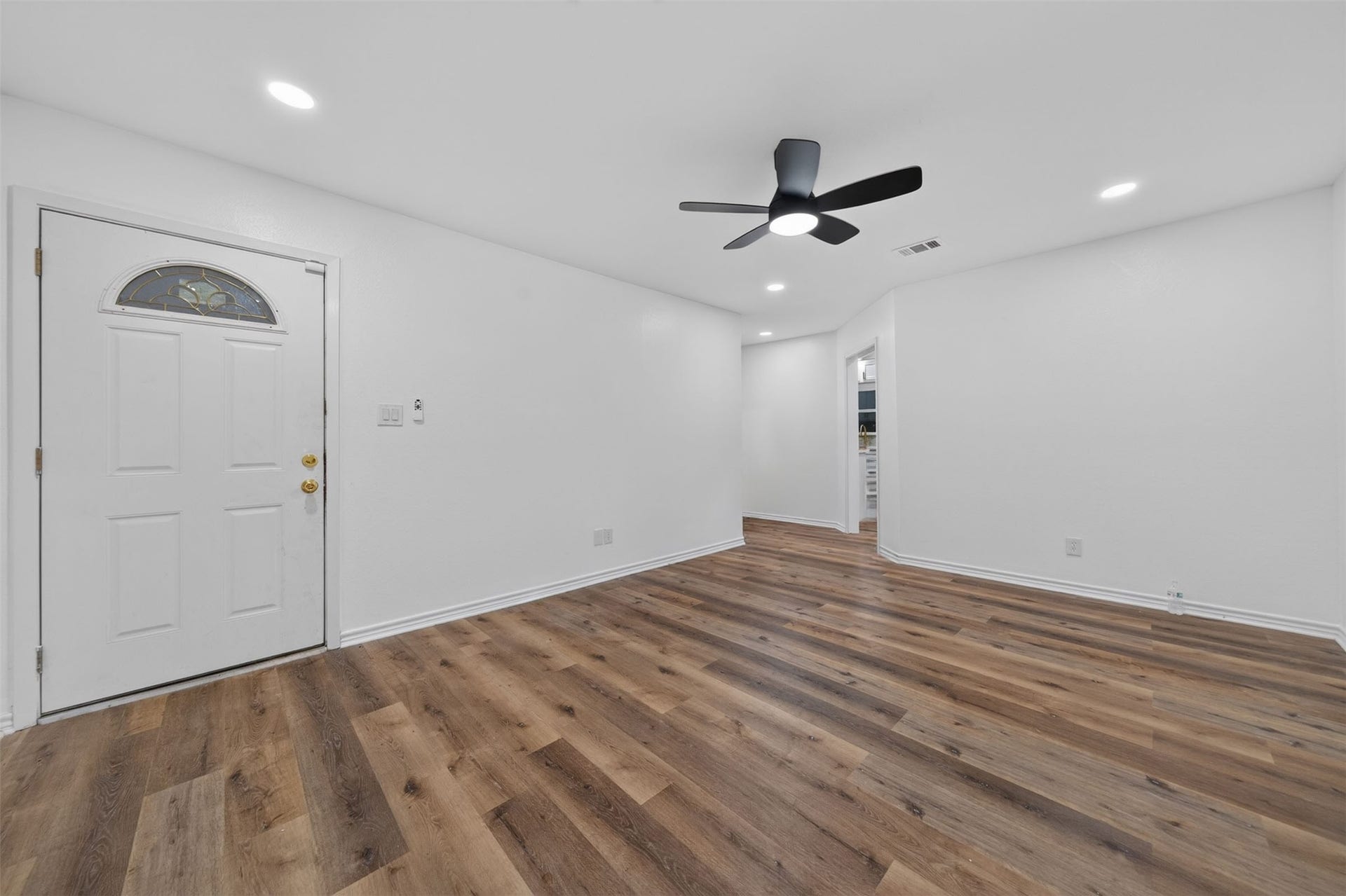 310 Nasturtium Street, Lake Jackson, TX 77566