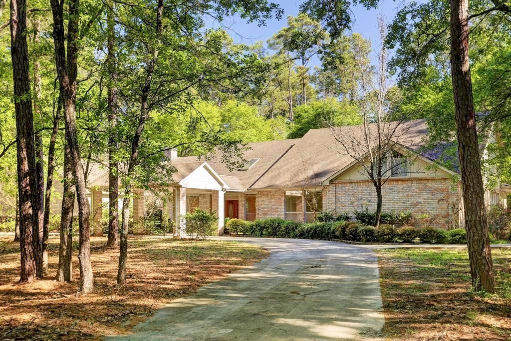 10210 Winding Wood Lane, Tomball, TX 77375 Entry to home