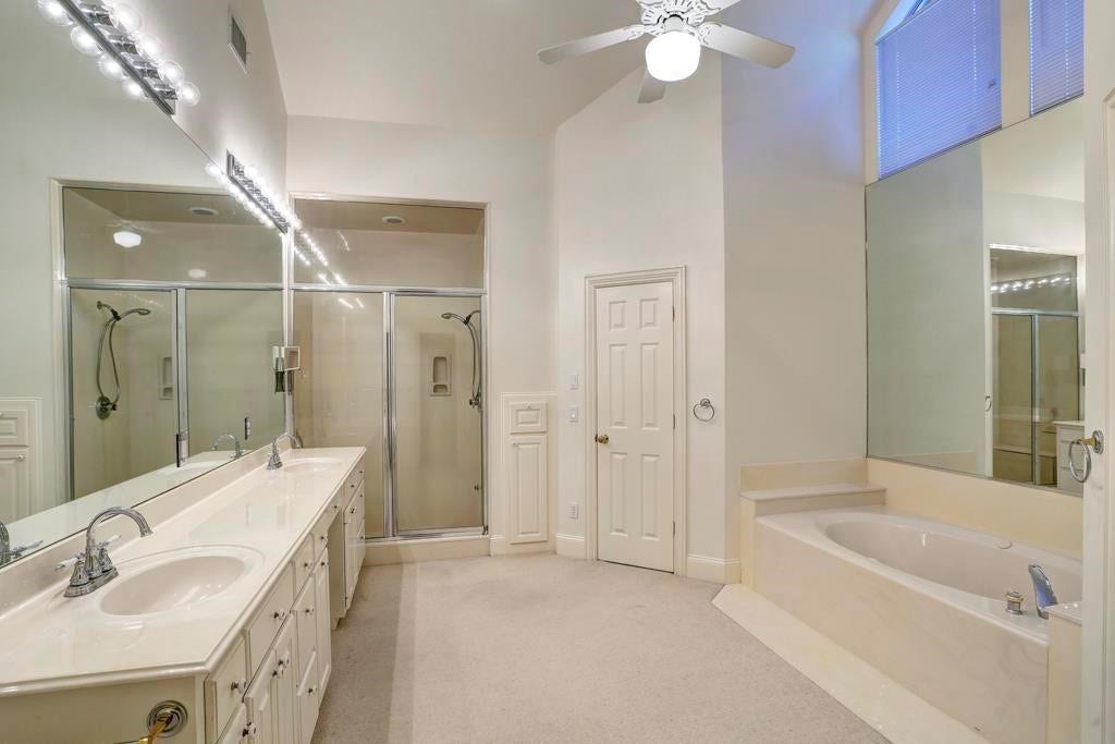 10210 Winding Wood Lane, Tomball, TX 77375 Primary bath separate shower and jetted tub
