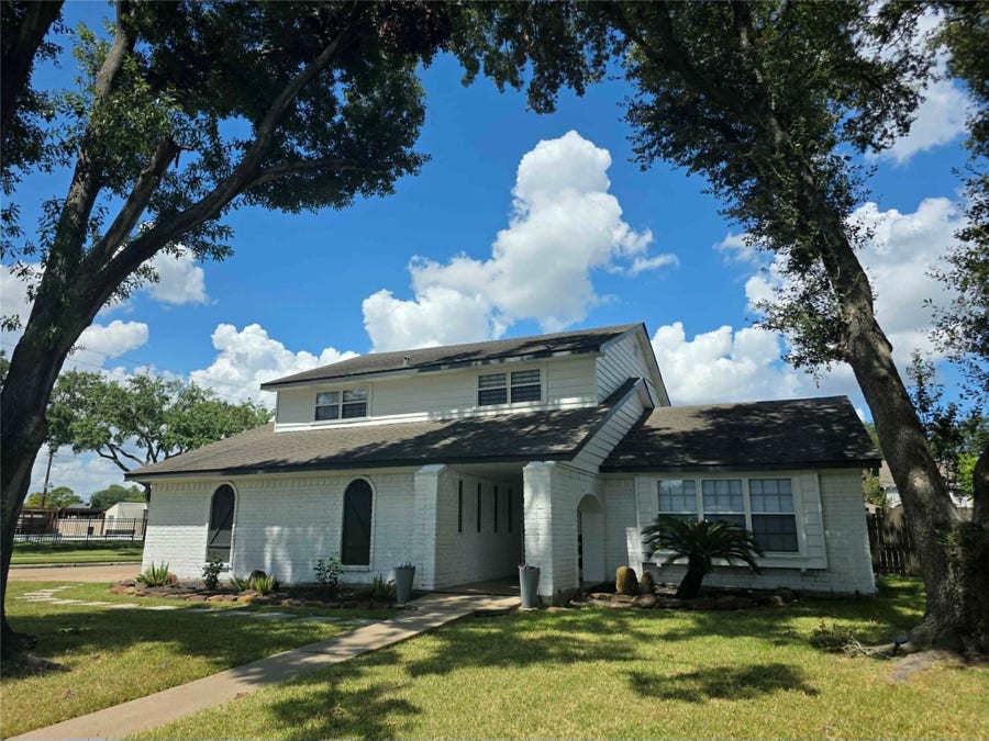 Property photo for 11946 Brighton Lane, Meadows Place, TX