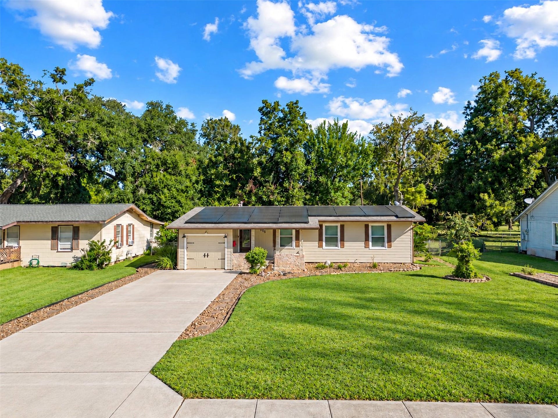 115 Camellia Street, Lake Jackson, TX 77566 115 Camellia Street, Lake Jackson, TX 77566