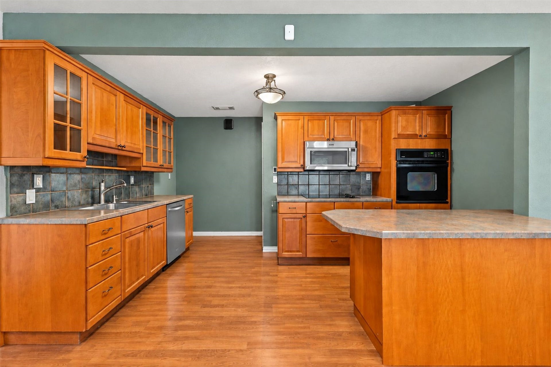 115 Camellia Street, Lake Jackson, TX 77566 115 Camellia Street, Lake Jackson, TX 77566
