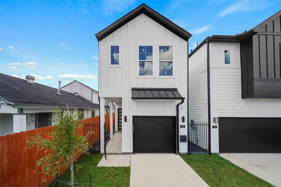 Property photo for 124 E 32nd Street, Houston, TX