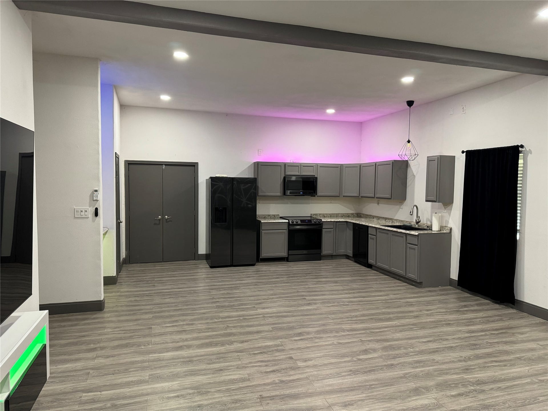 8417 Los Robles Avenue, Alvin, TX 77511 8417 Los Robles Avenue, Alvin, TX 77511