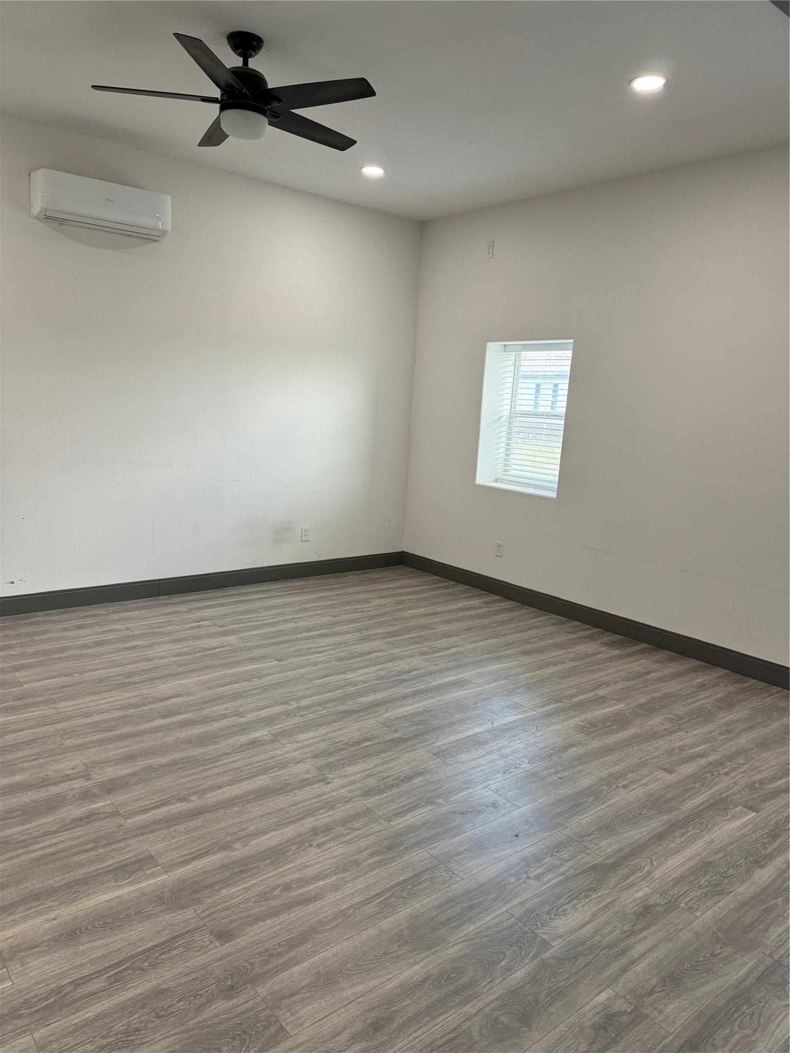 8417 Los Robles Avenue, Alvin, TX 77511 8417 Los Robles Avenue, Alvin, TX 77511