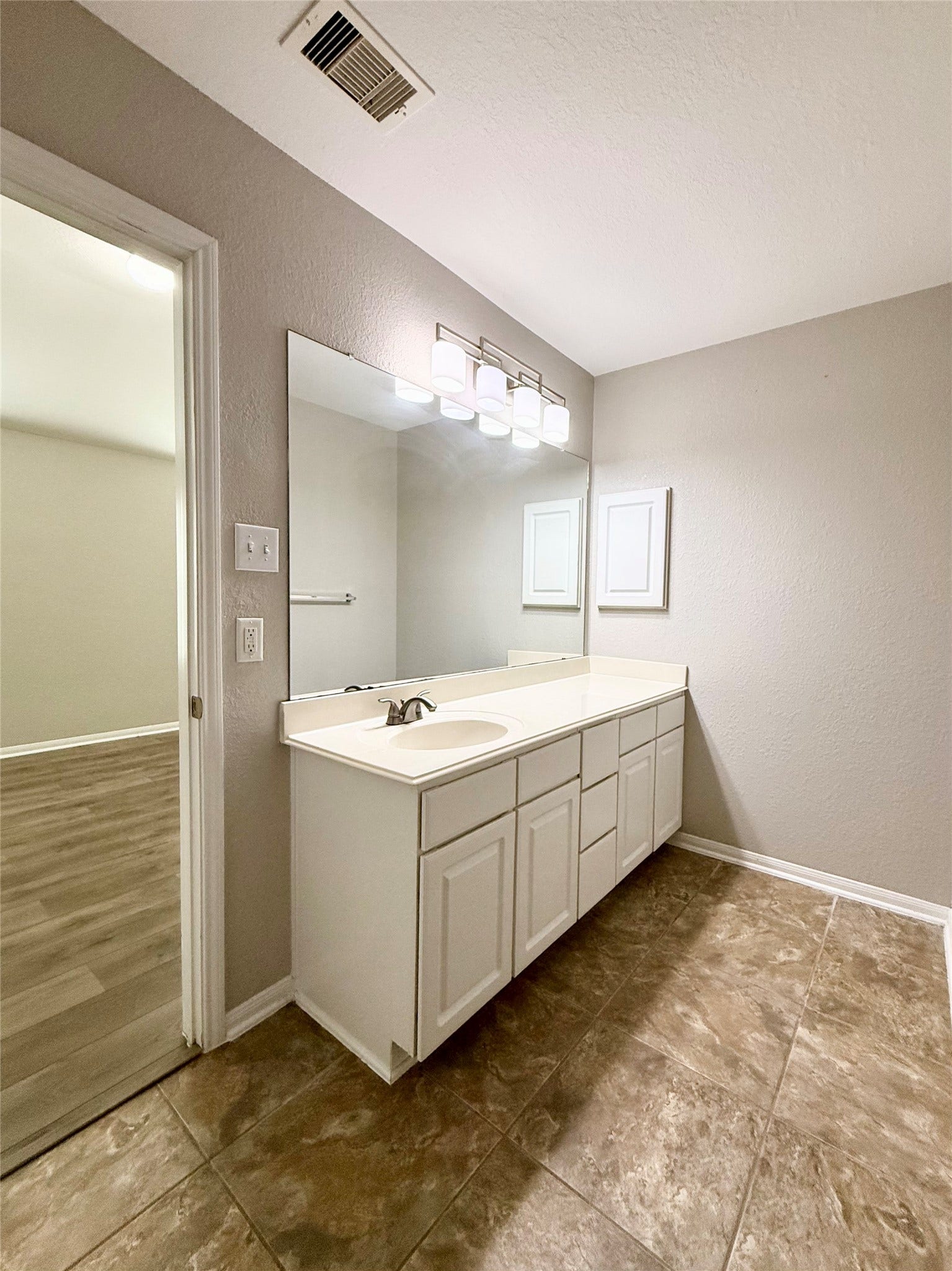 3111 View Valley Trail, Katy, TX 77493 3111 View Valley Trail, Katy, TX 77493