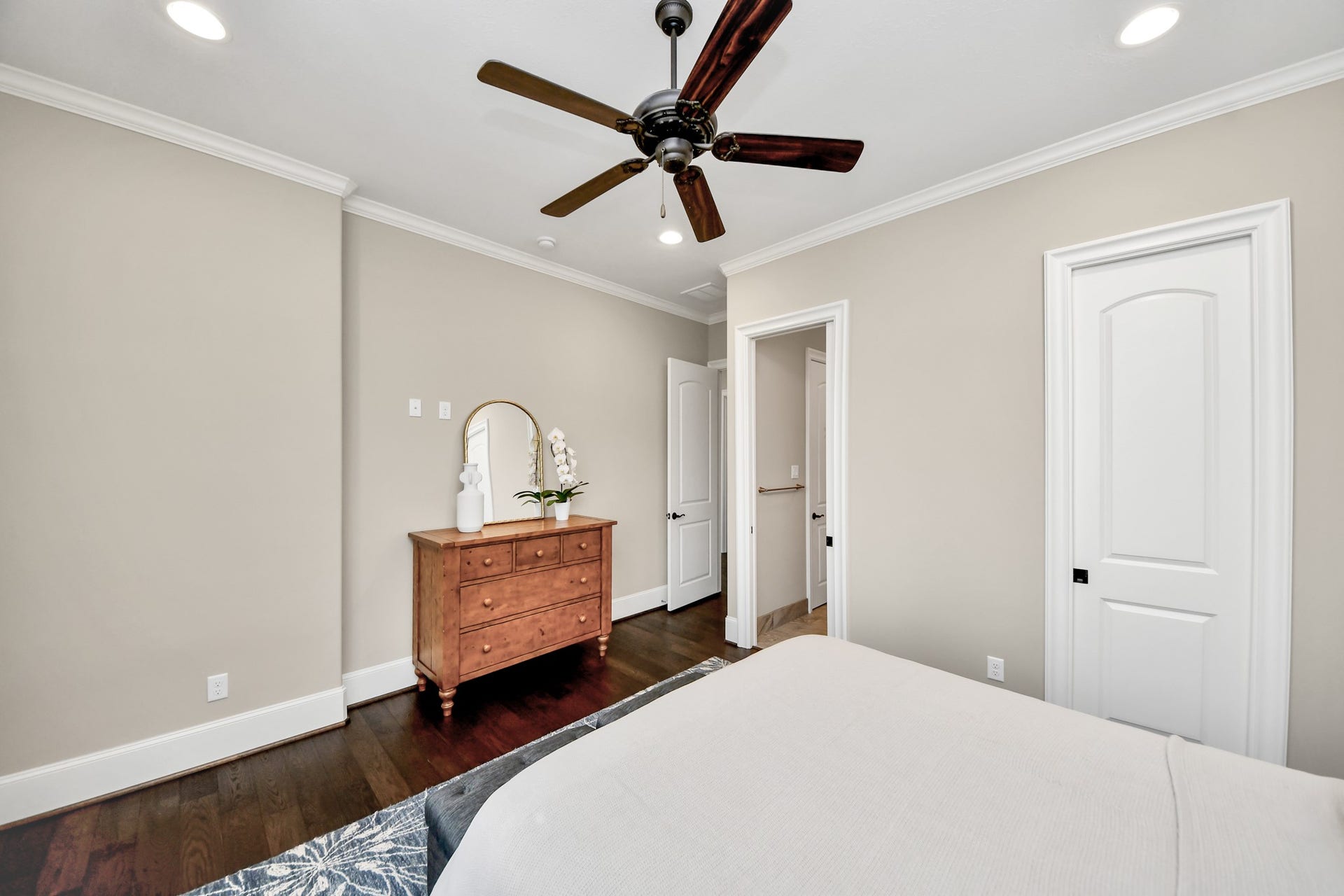 1202 Gross Street, Houston, TX 77019 1202 Gross Street, Houston, TX 77019