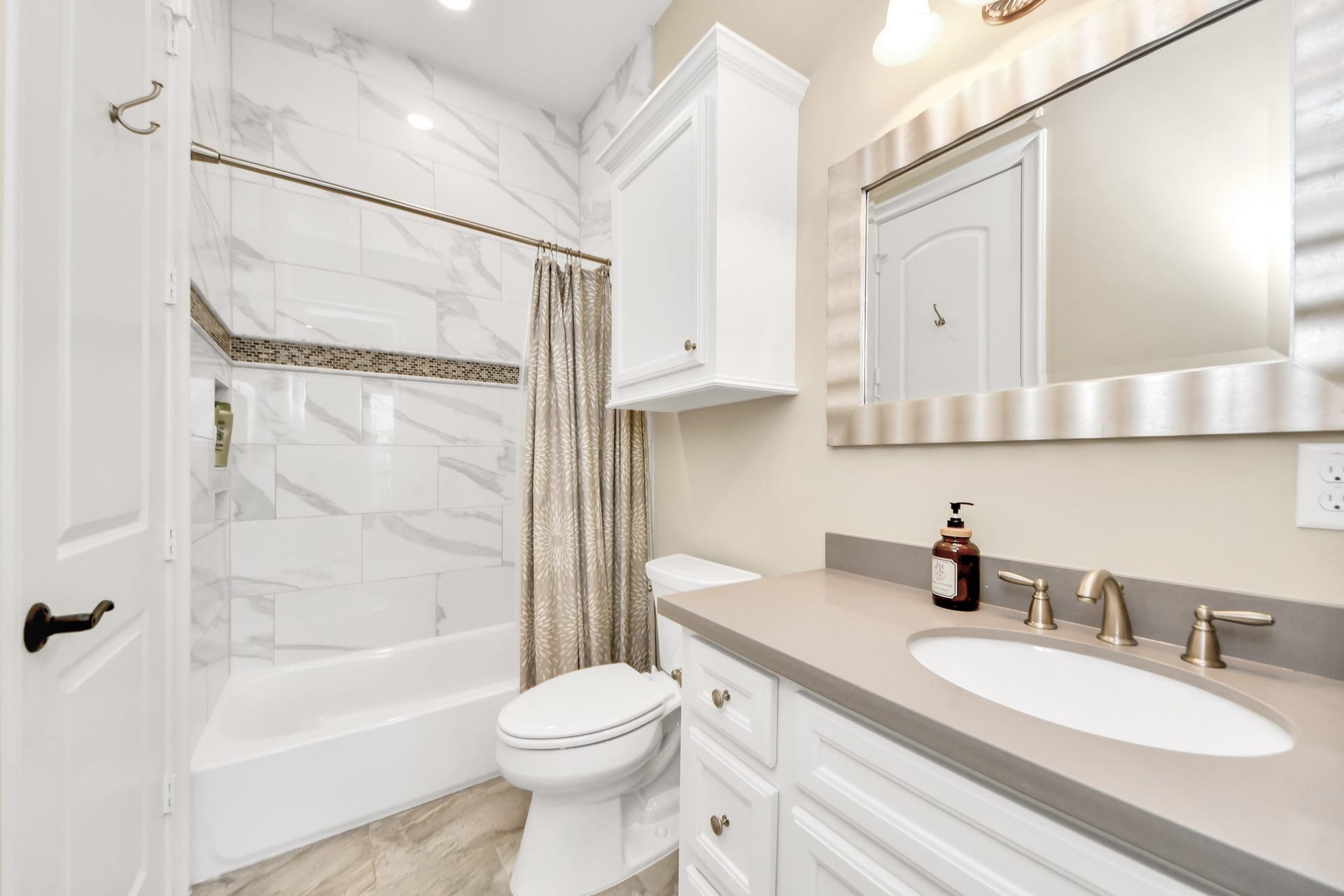 1202 Gross Street, Houston, TX 77019 1202 Gross Street, Houston, TX 77019