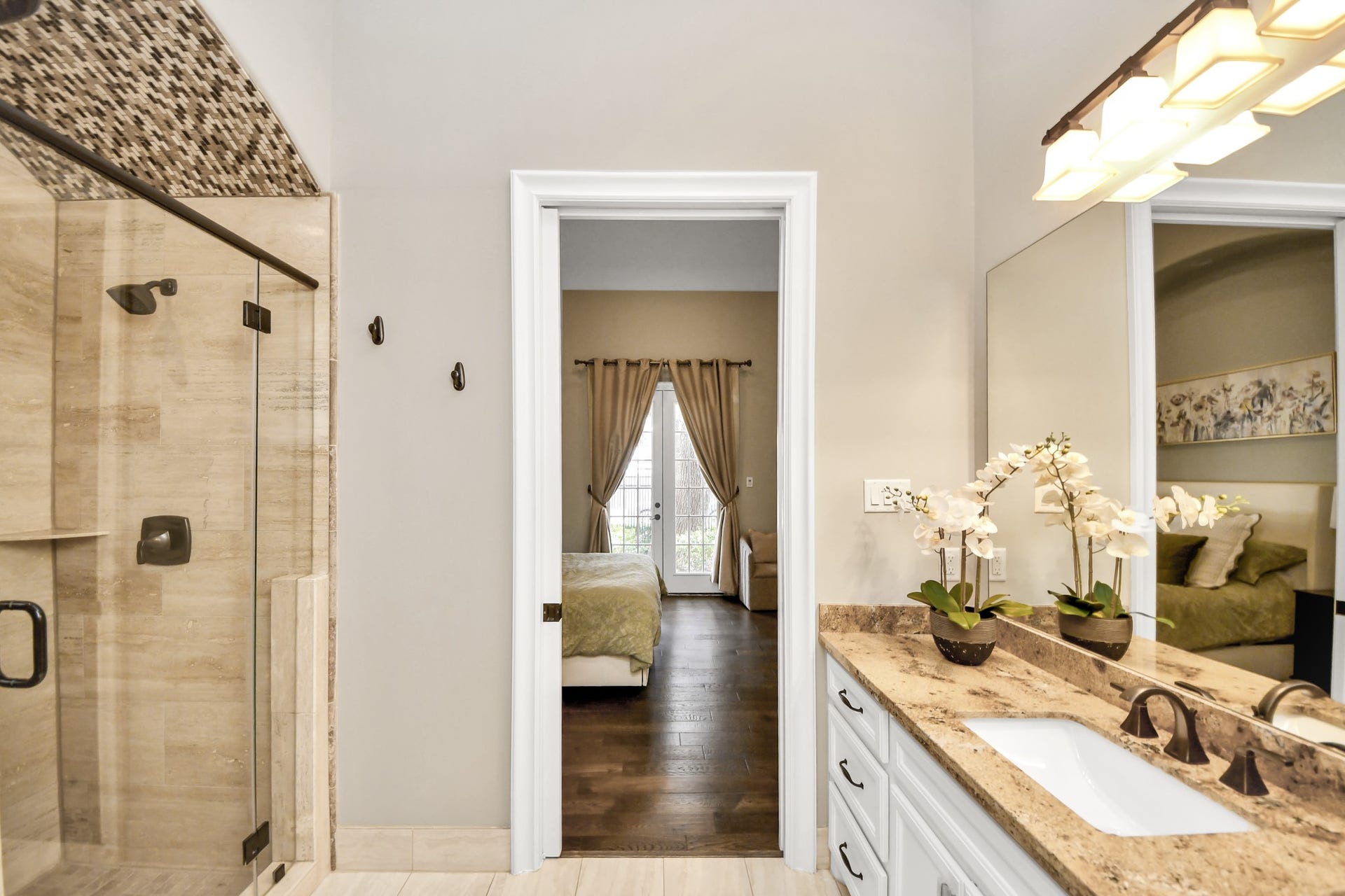 1202 Gross Street, Houston, TX 77019 1202 Gross Street, Houston, TX 77019