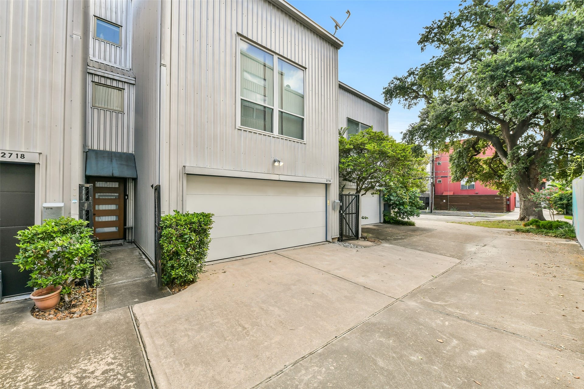 2716 Chenevert Street, Houston, TX 77004 2716 Chenevert Street, Houston, TX 77004