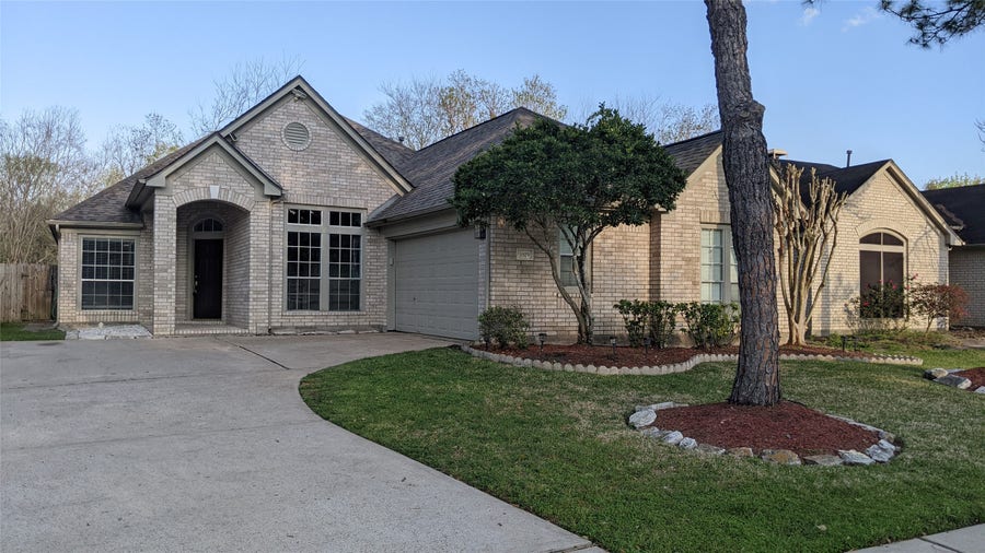Property photo for 3519 Deerbrook Court, Pearland, TX