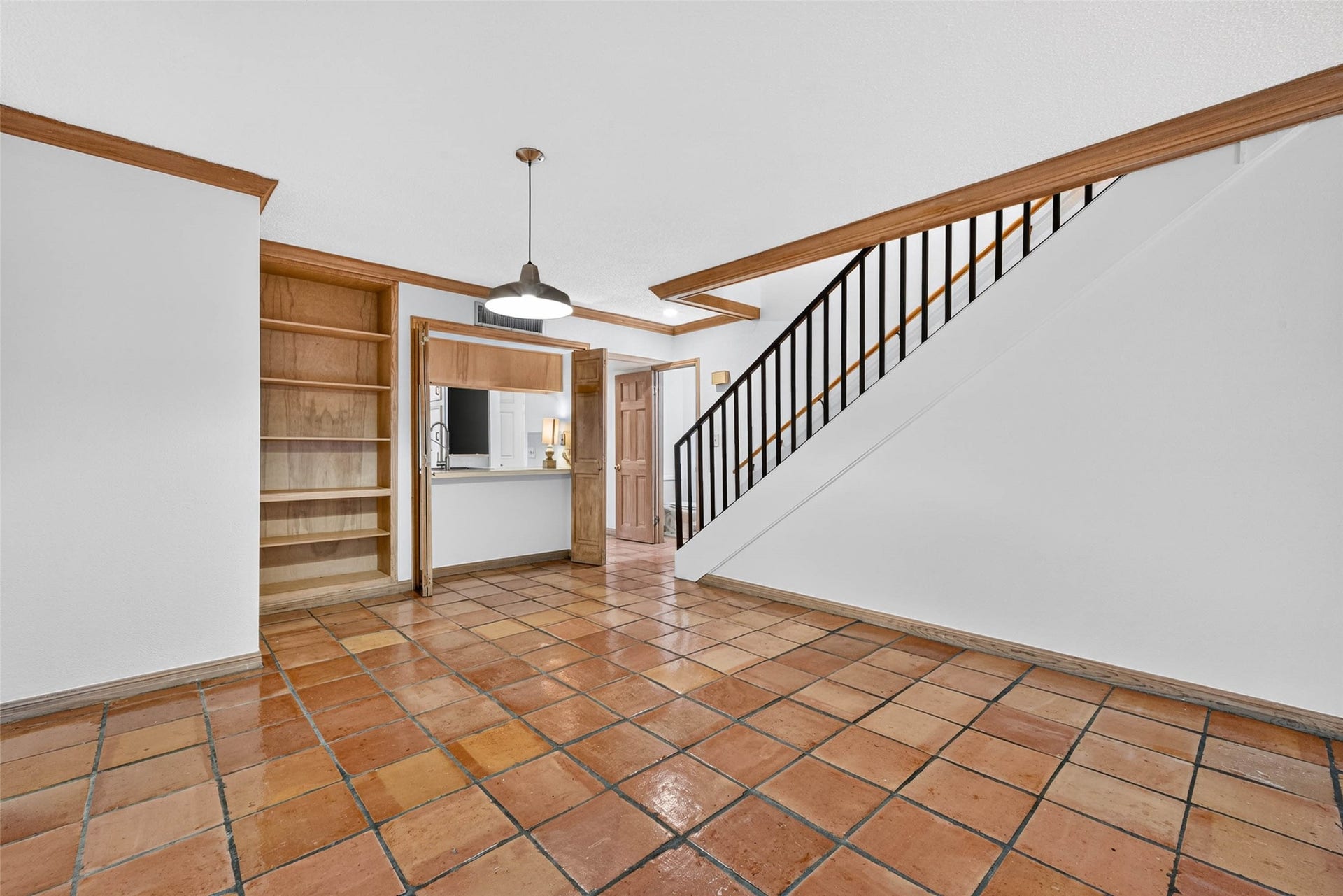674 S Ripple Creek Drive, Houston, TX 77057