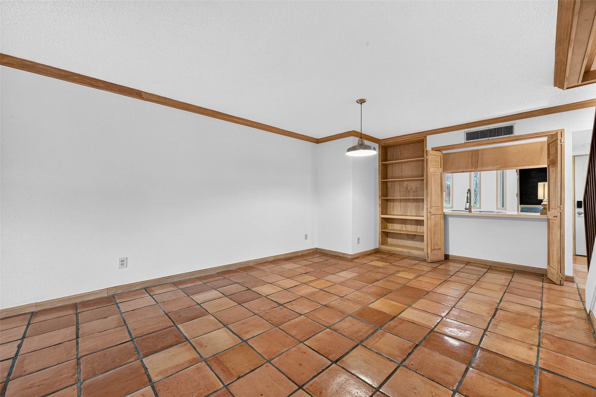 674 S Ripple Creek Drive, Houston, TX 77057