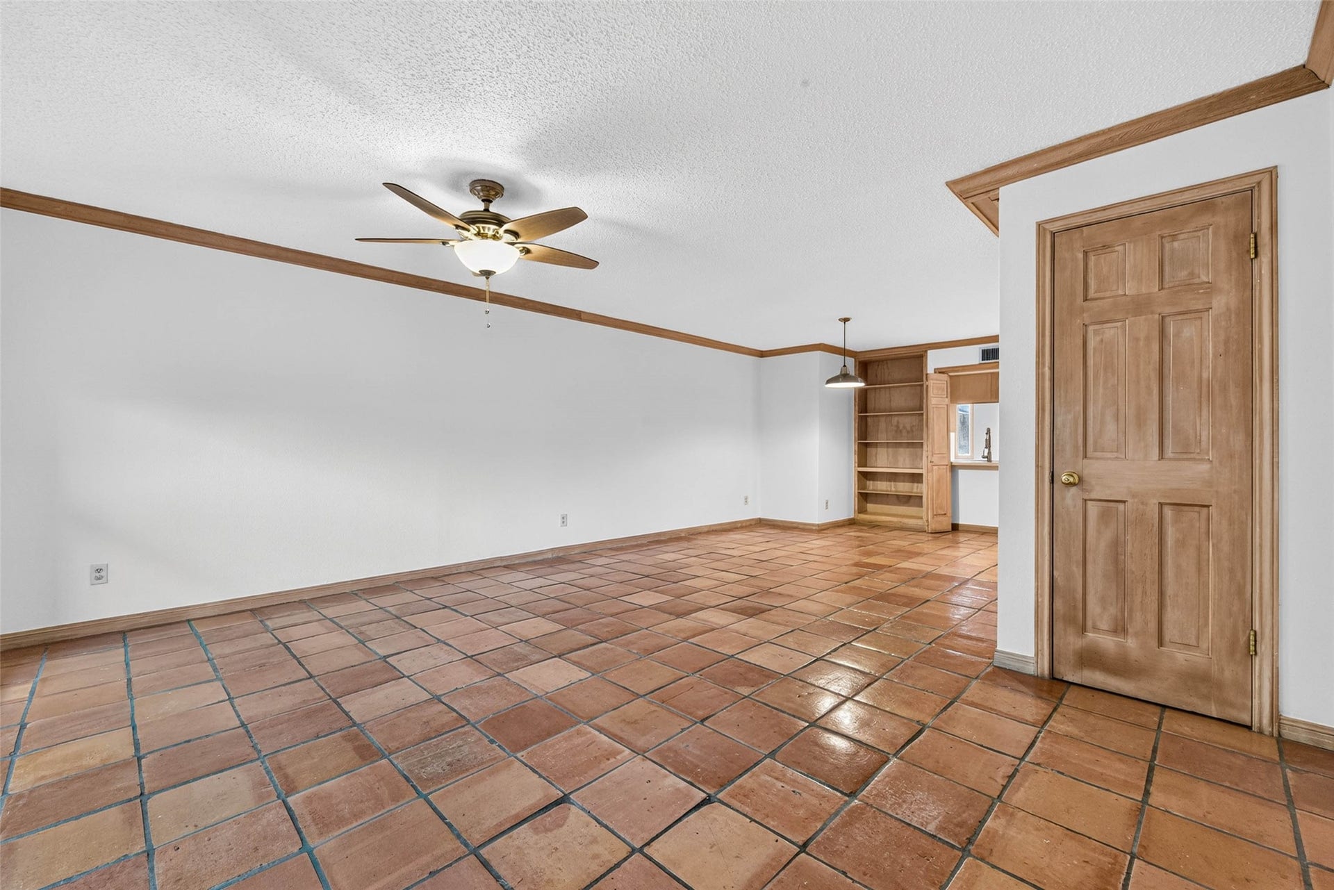 674 S Ripple Creek Drive, Houston, TX 77057