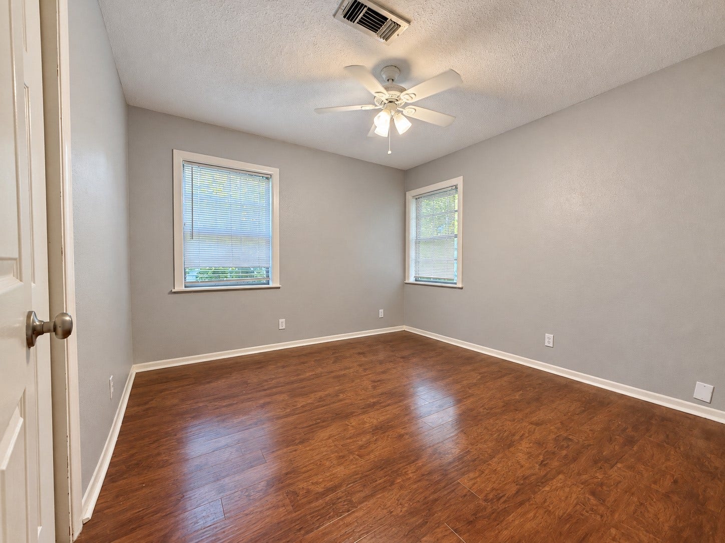 2604 S Houston Drive, La Marque, TX 77568 2604 S Houston Drive, La Marque, TX 77568