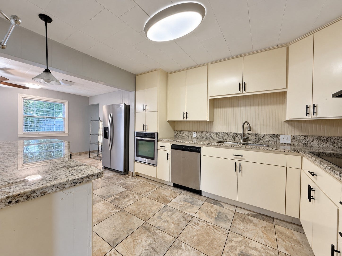 2604 S Houston Drive, La Marque, TX 77568 2604 S Houston Drive, La Marque, TX 77568