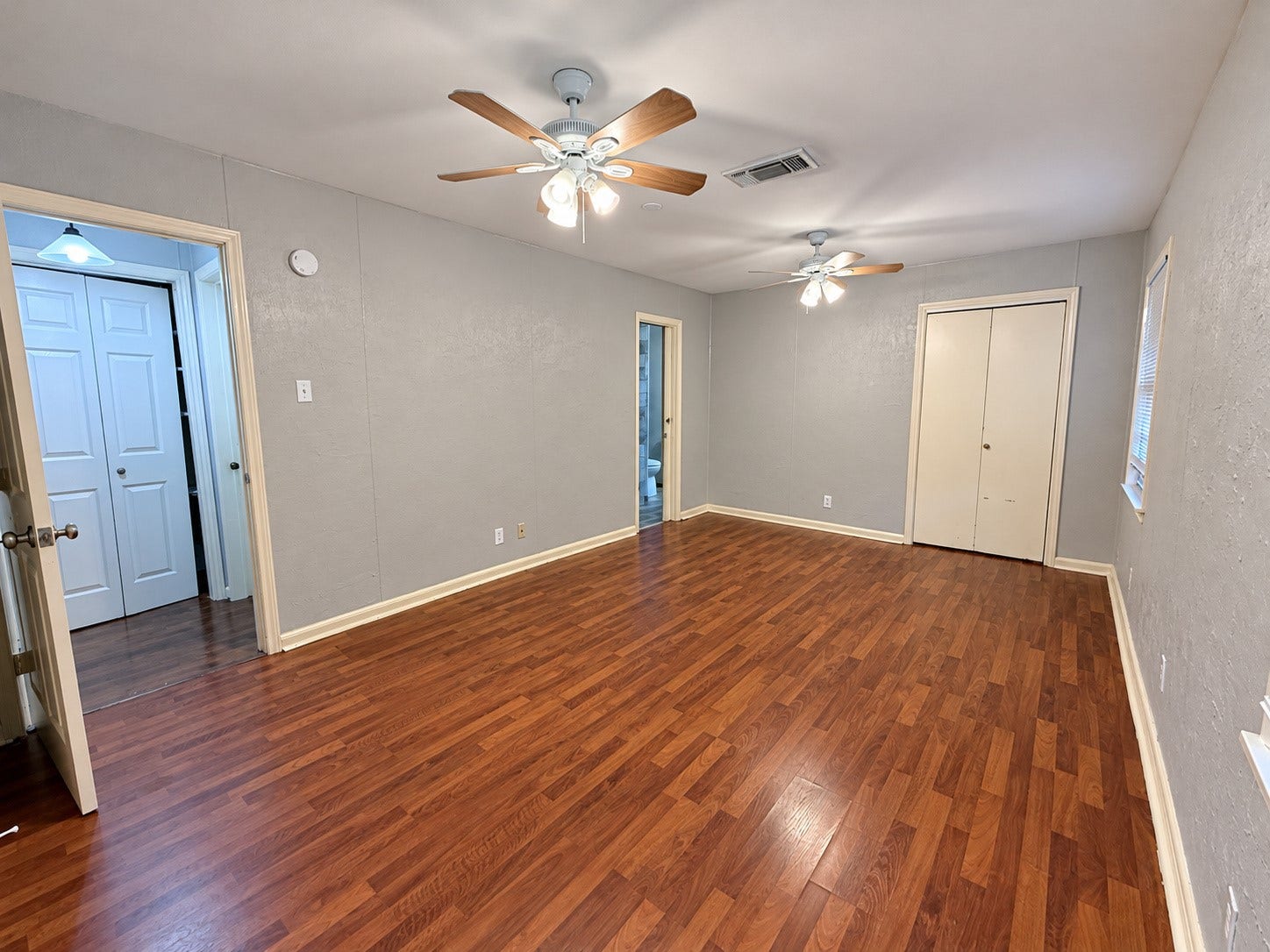 2604 S Houston Drive, La Marque, TX 77568 2604 S Houston Drive, La Marque, TX 77568