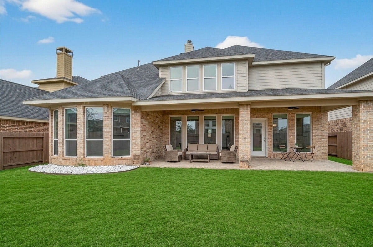 4423 Parkwater Cove Court SE, Sugar Land, TX 77479 Perfect for entertaining!