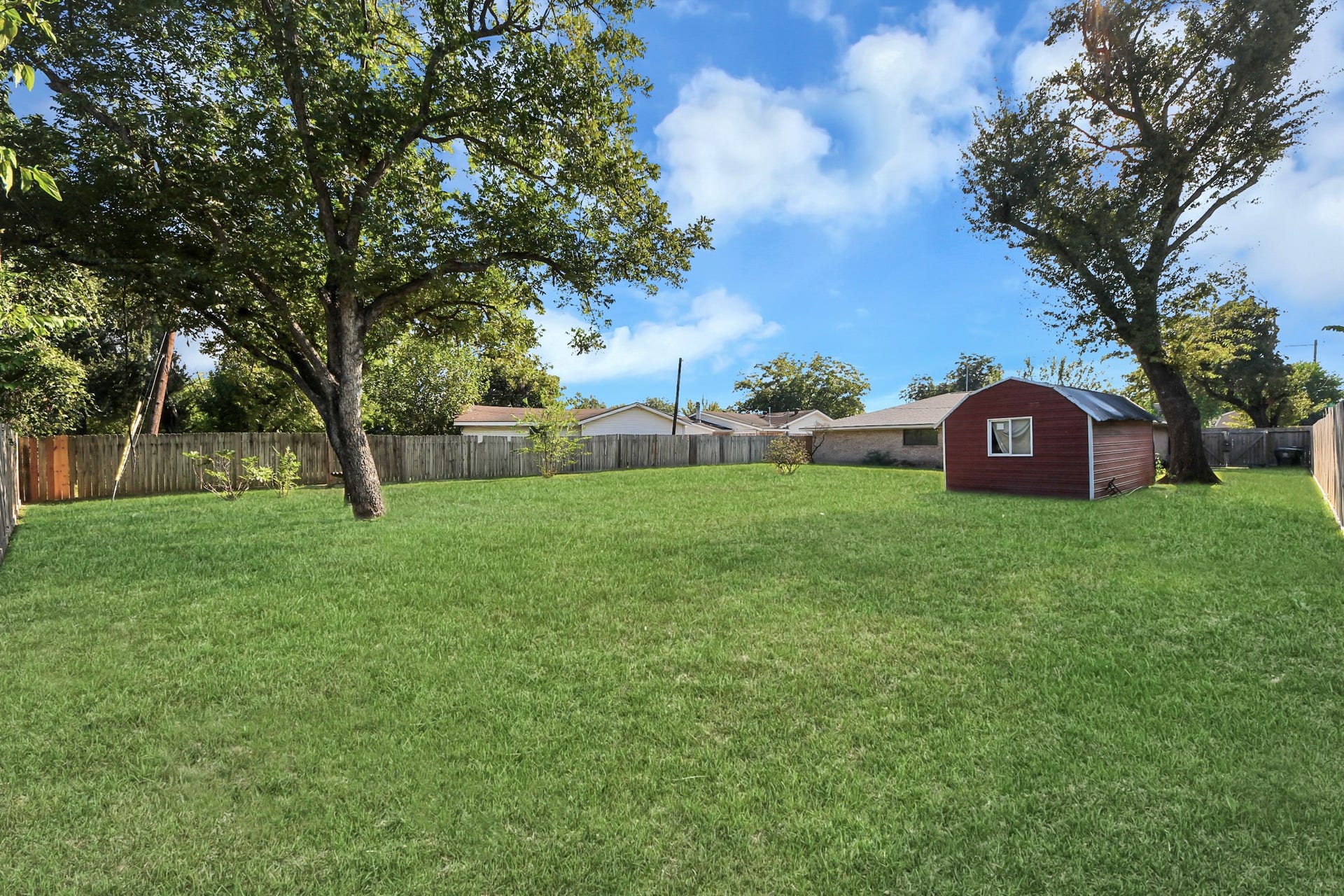 5710 Saxon Drive, Houston, TX 77092 5710 Saxon Drive, Houston, TX 77092