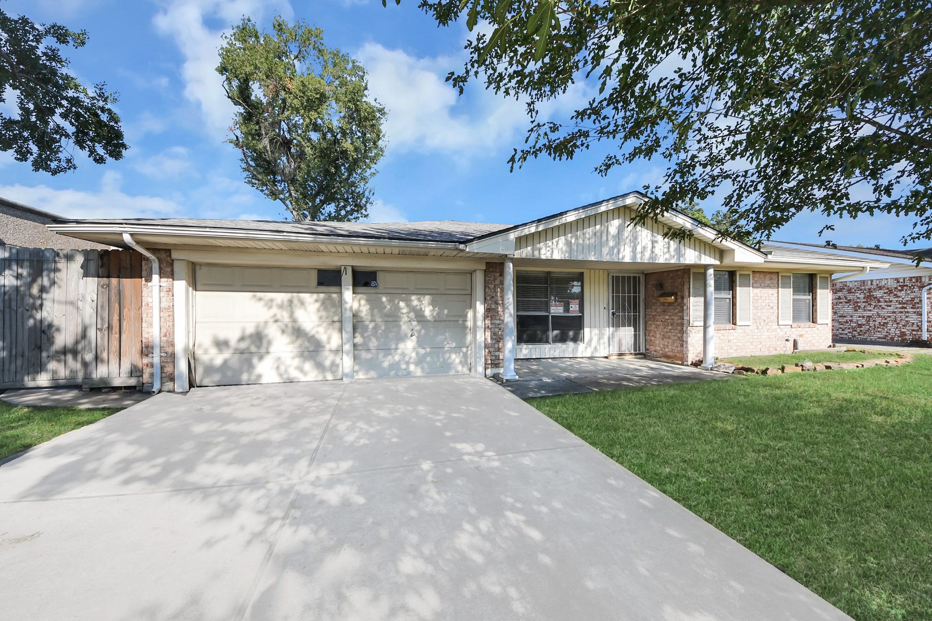 5710 Saxon Drive, Houston, TX 77092 5710 Saxon Drive, Houston, TX 77092
