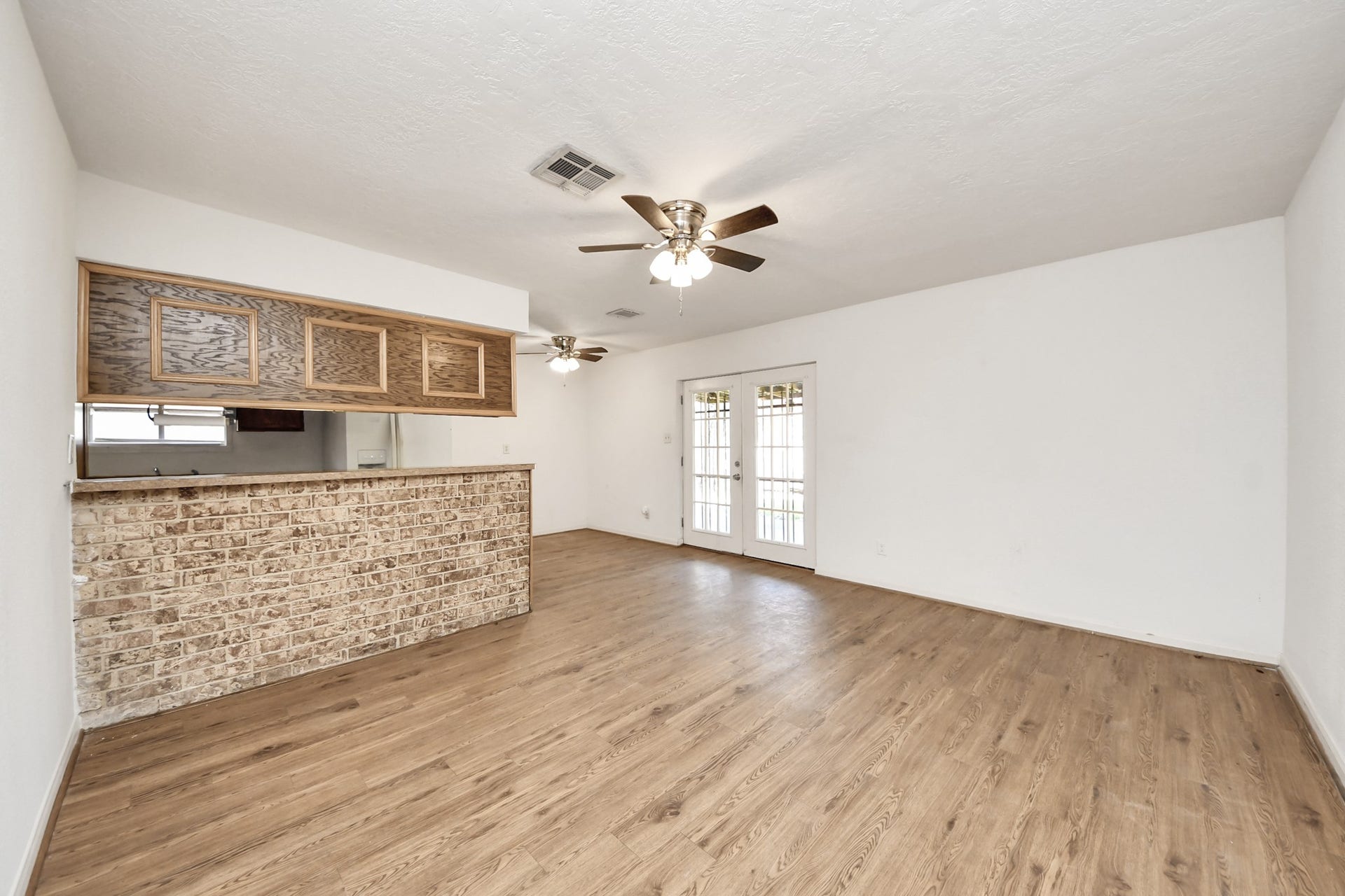 5710 Saxon Drive, Houston, TX 77092 5710 Saxon Drive, Houston, TX 77092