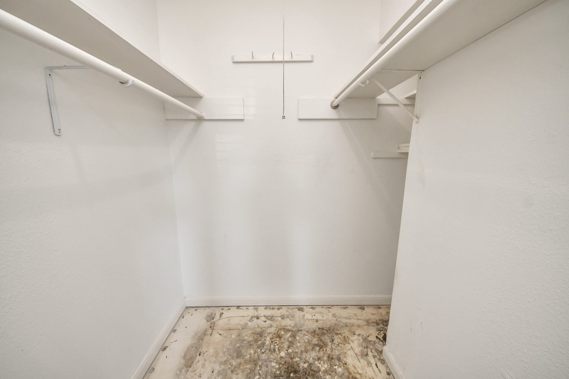 5710 Saxon Drive, Houston, TX 77092 5710 Saxon Drive, Houston, TX 77092