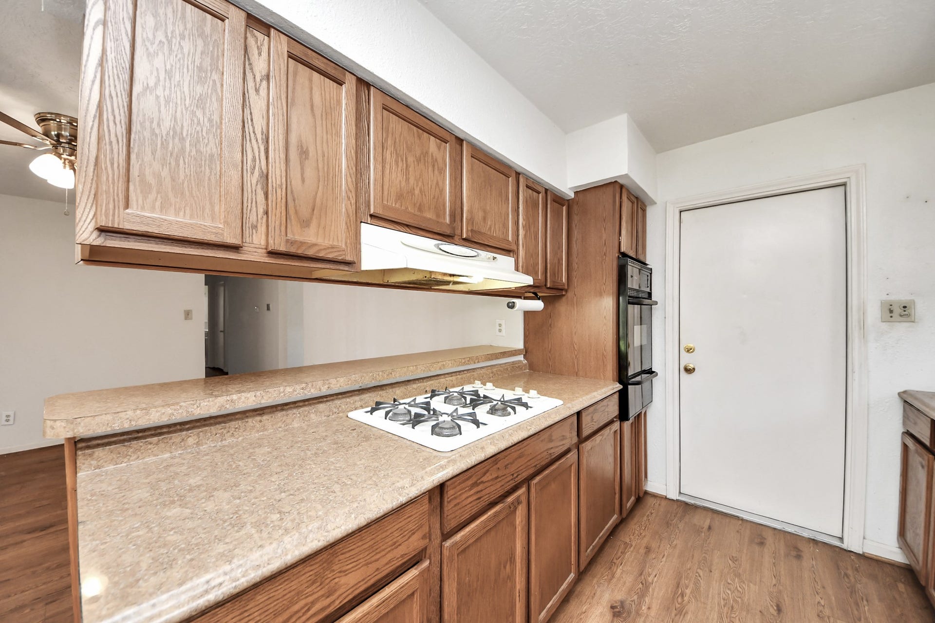 5710 Saxon Drive, Houston, TX 77092 5710 Saxon Drive, Houston, TX 77092