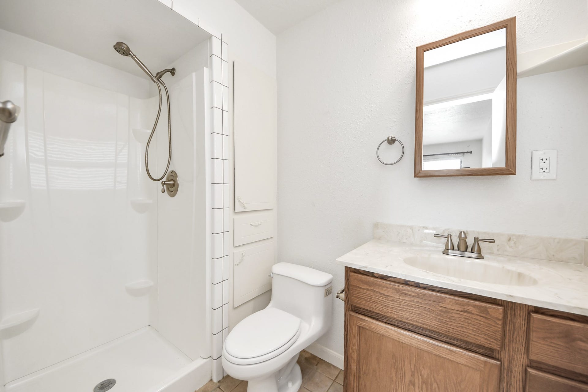 5710 Saxon Drive, Houston, TX 77092 5710 Saxon Drive, Houston, TX 77092