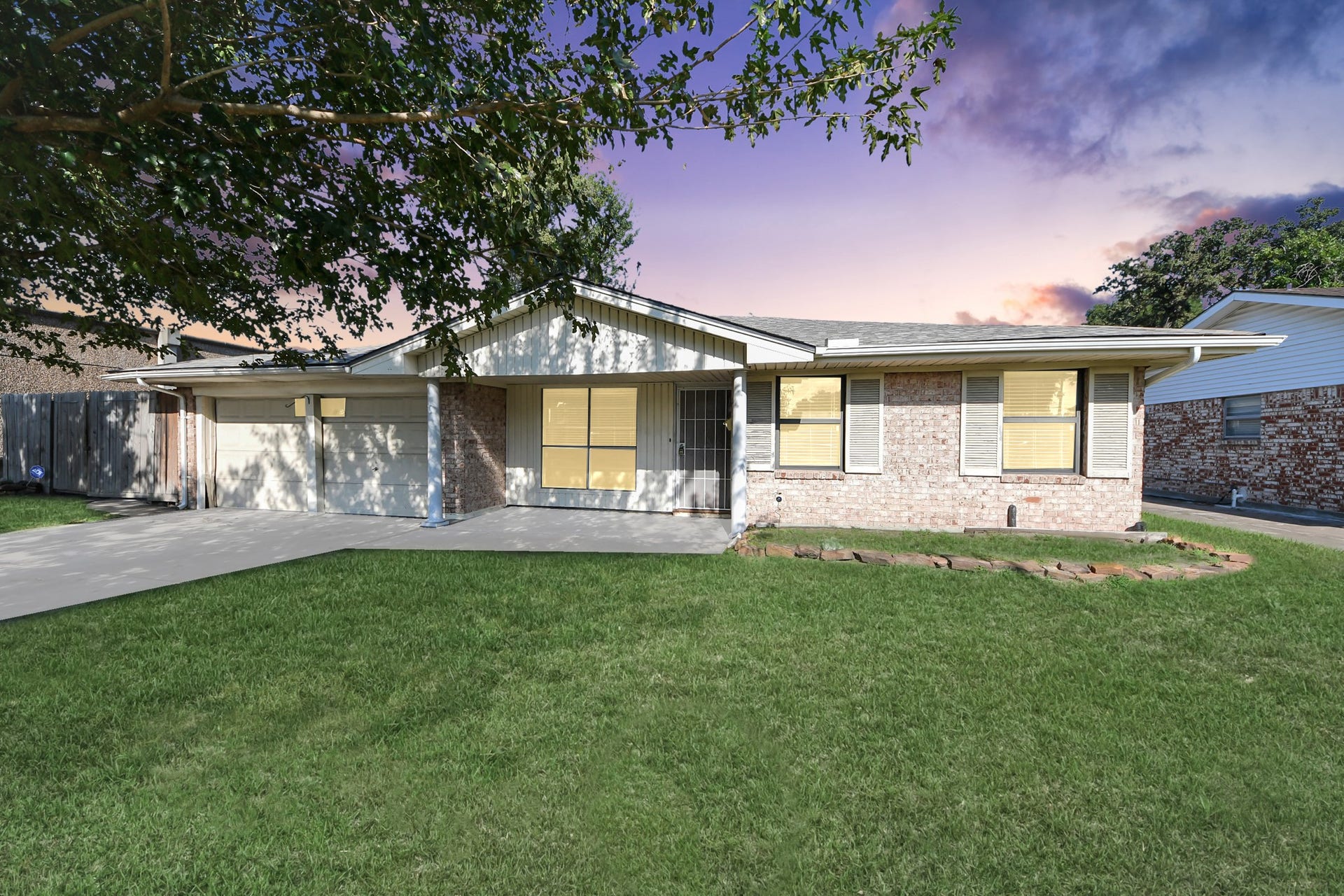5710 Saxon Drive, Houston, TX 77092 5710 Saxon Drive, Houston, TX 77092