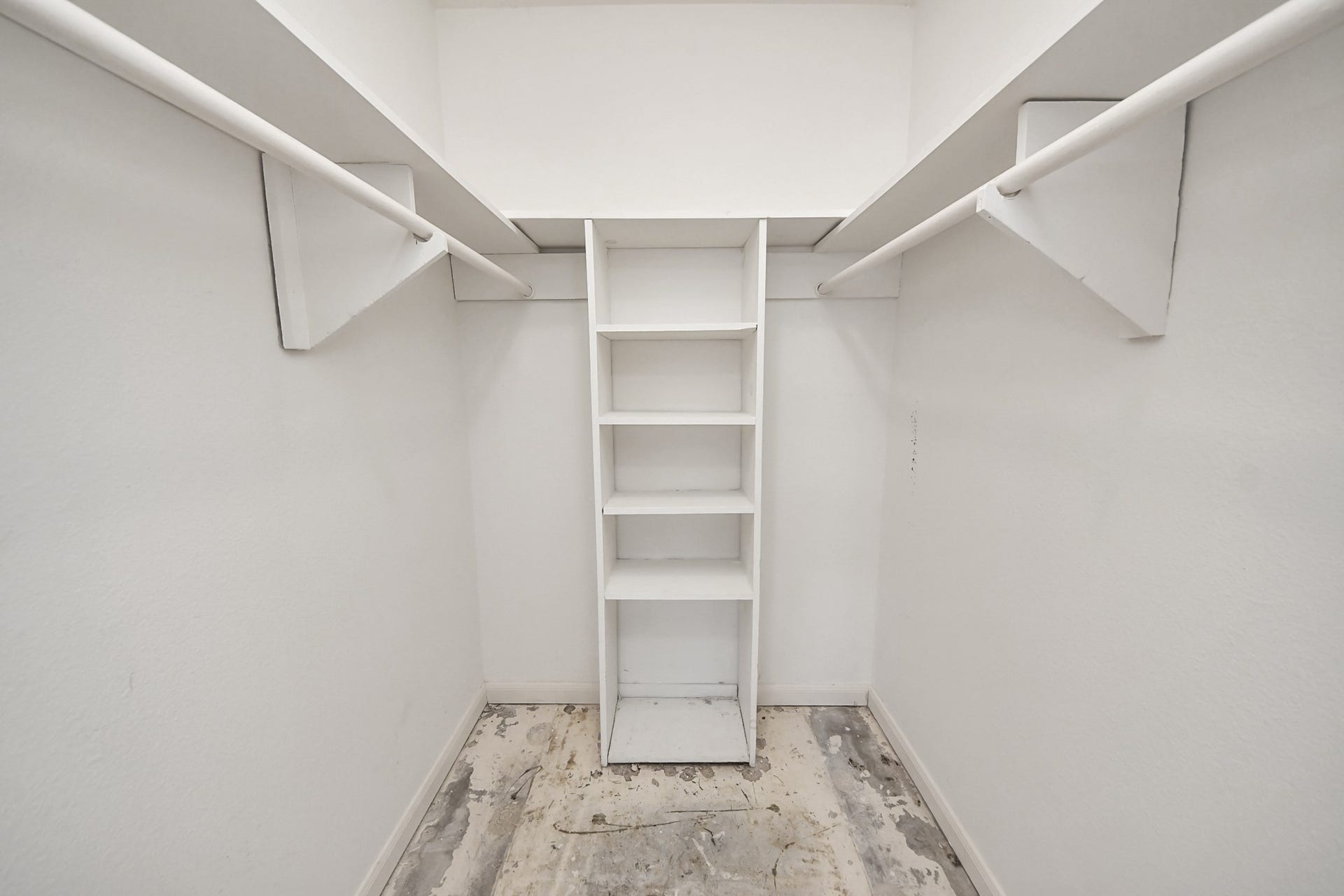 5710 Saxon Drive, Houston, TX 77092 5710 Saxon Drive, Houston, TX 77092