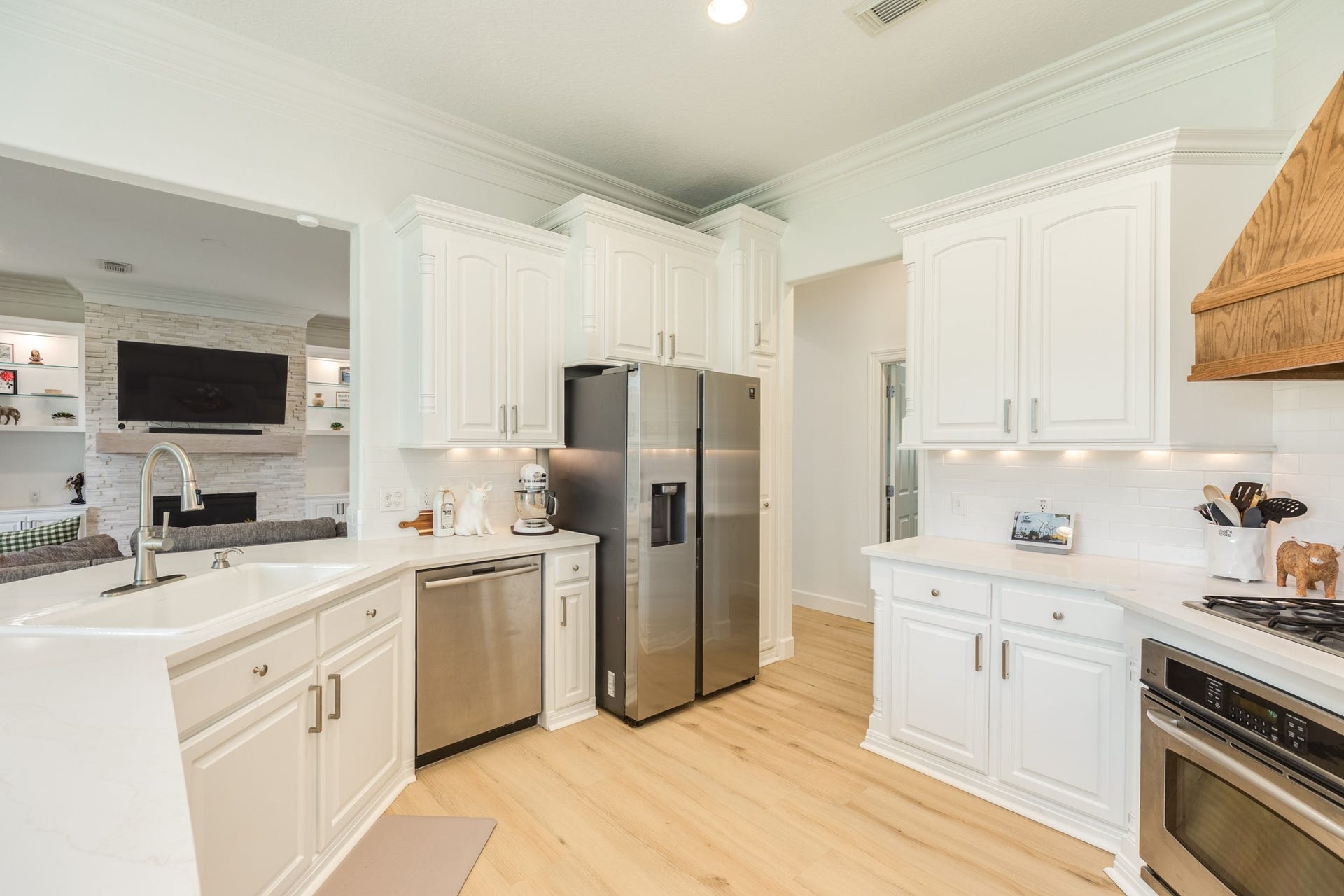 52 English Oak Court, Lake Jackson, TX 77566 52 English Oak Court, Lake Jackson, TX 77566