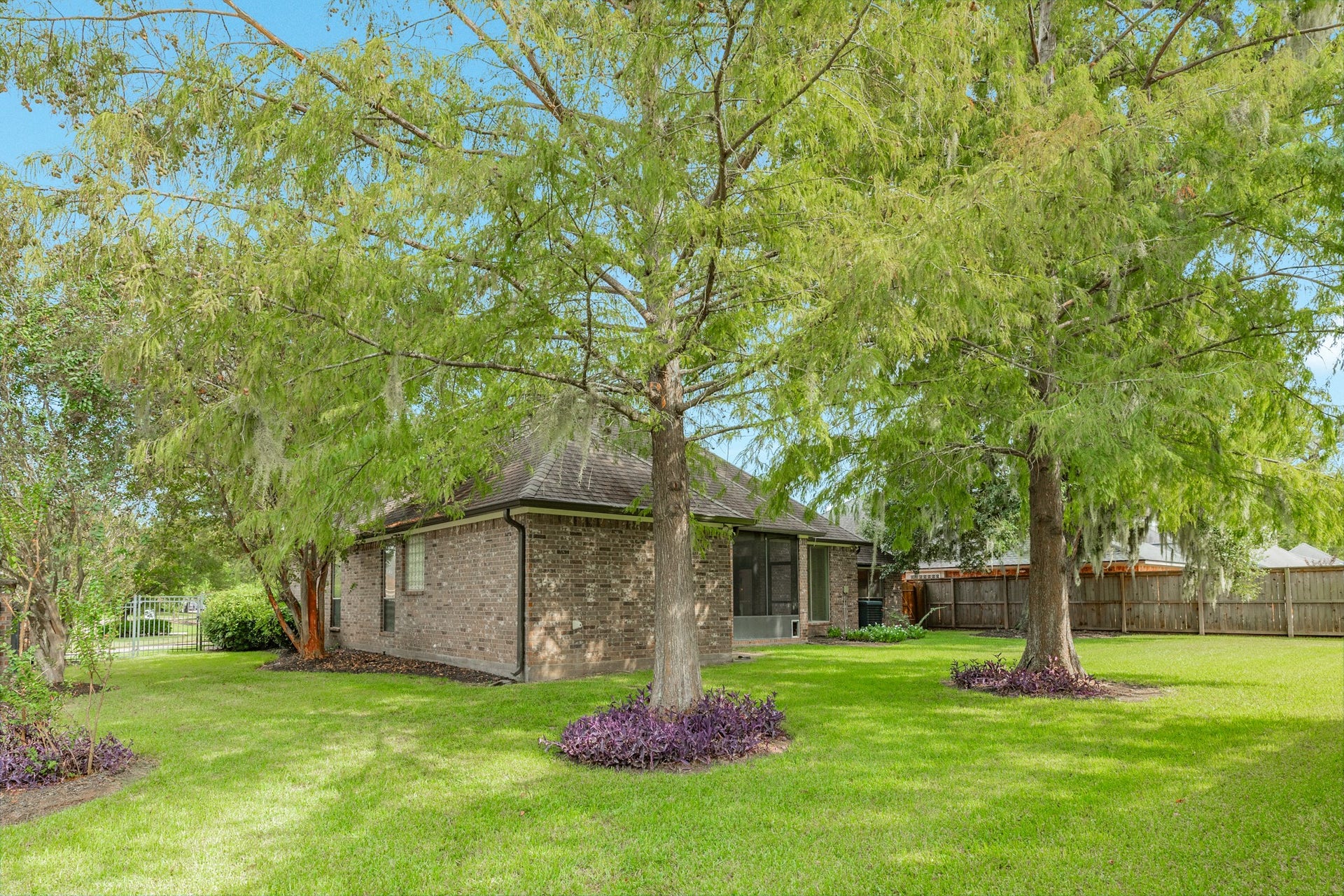 52 English Oak Court, Lake Jackson, TX 77566 52 English Oak Court, Lake Jackson, TX 77566